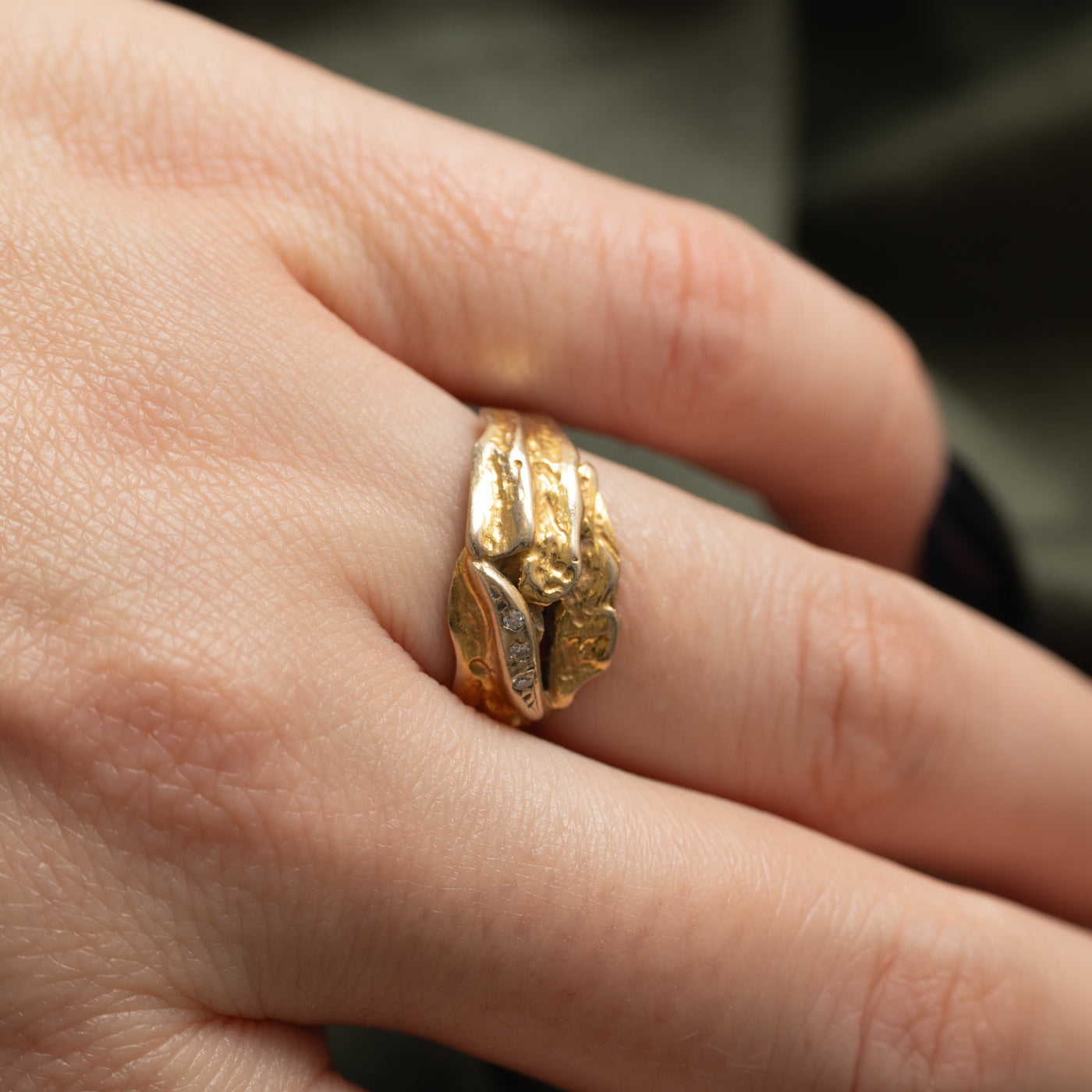 14K Flush Set Diamond Textured Ring | SZ 6.75