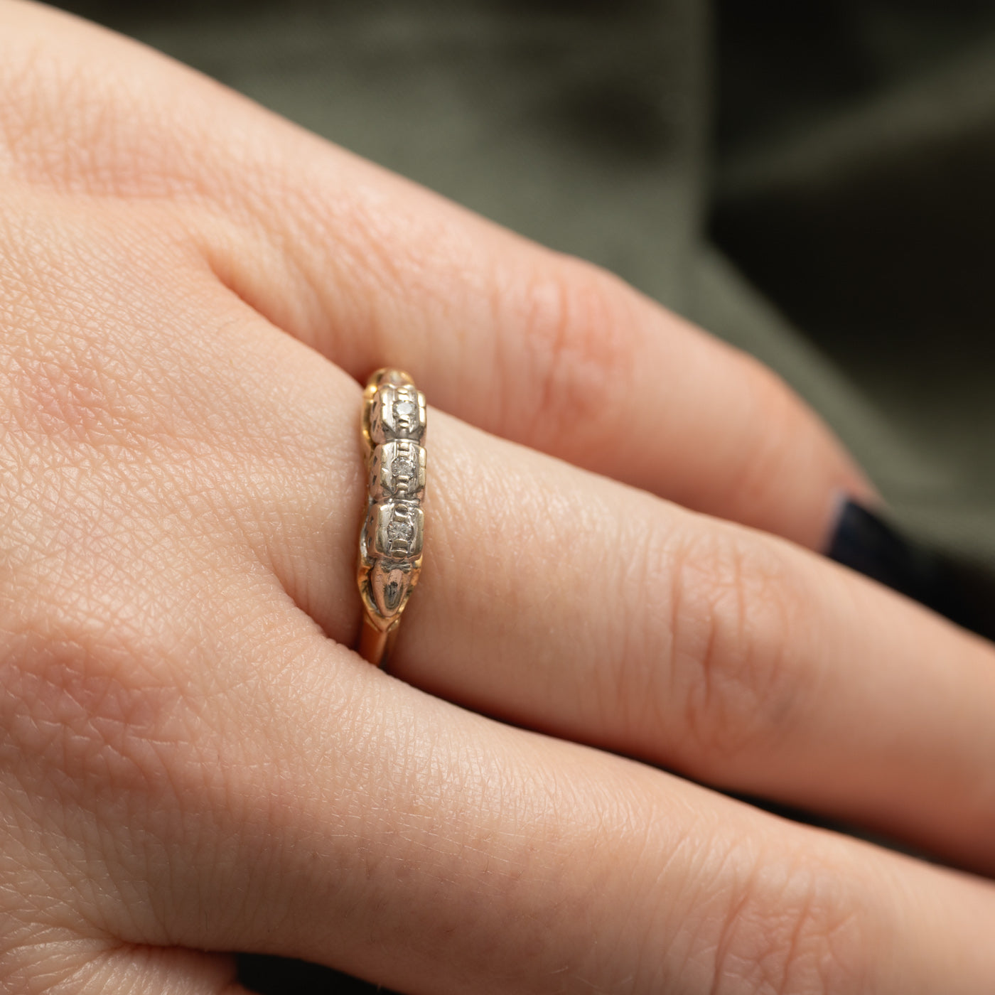 14K Three Stone Diamond Textured Ring | SZ 6.25