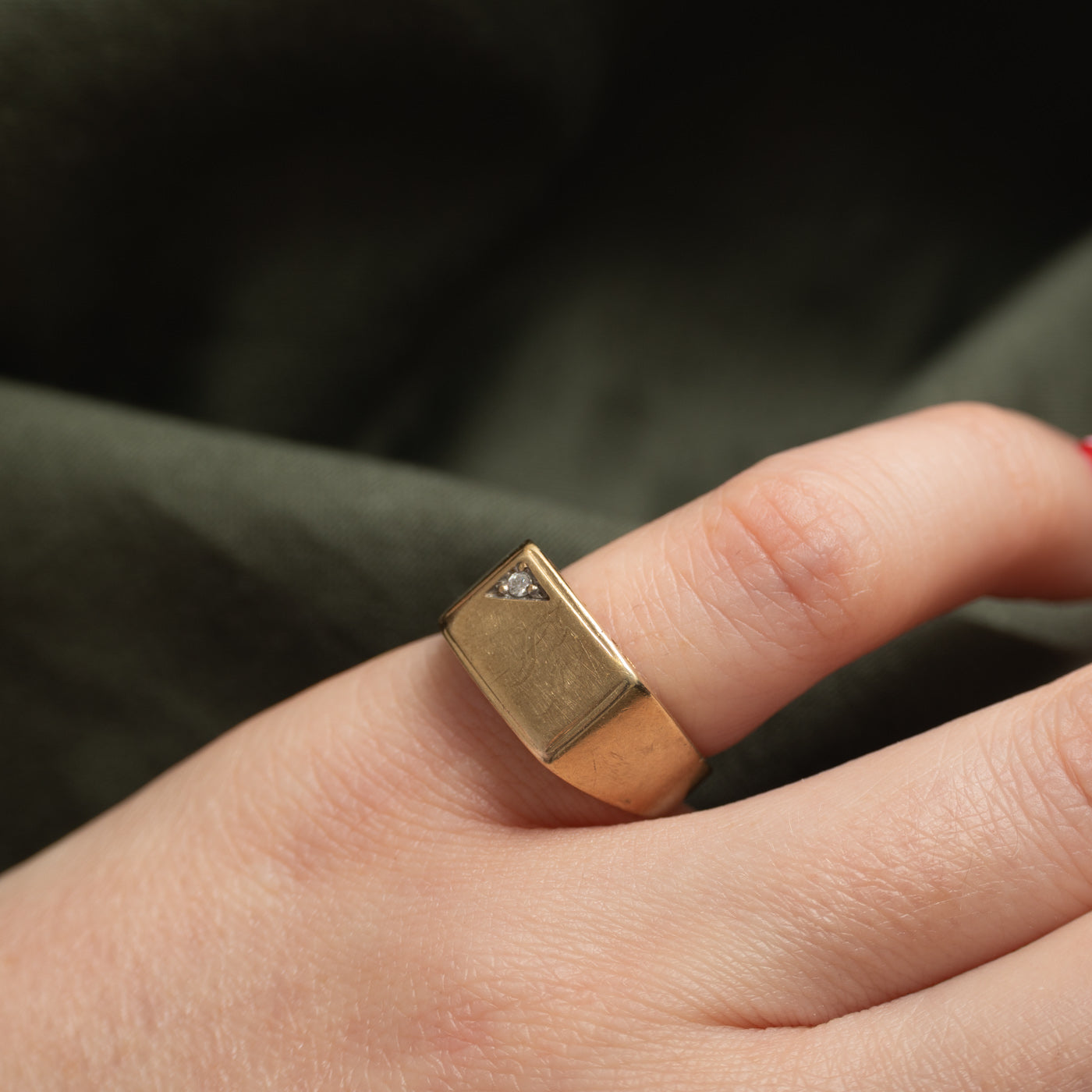 10k Corner Diamond Engraved Signet Ring | SZ 5
