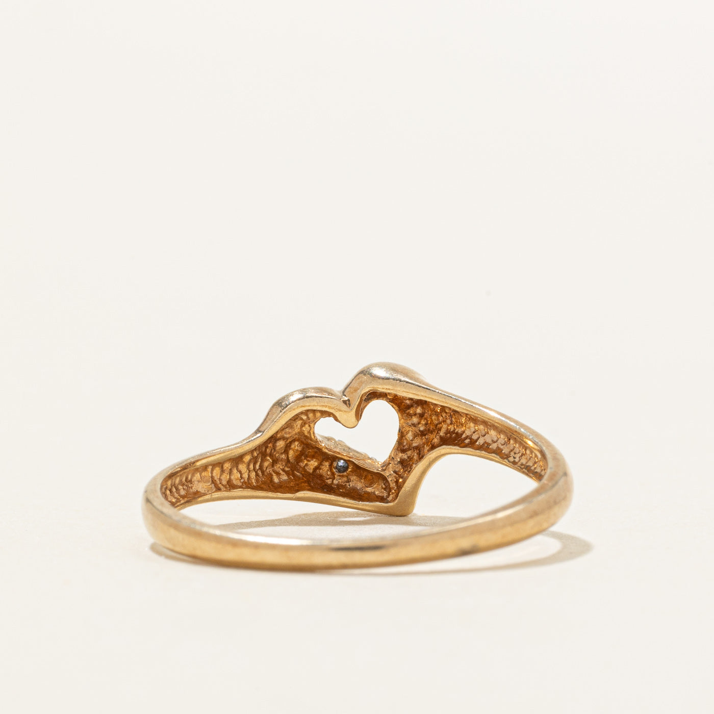 10K Diamond Textured Open Heart Ring | SZ 7.75