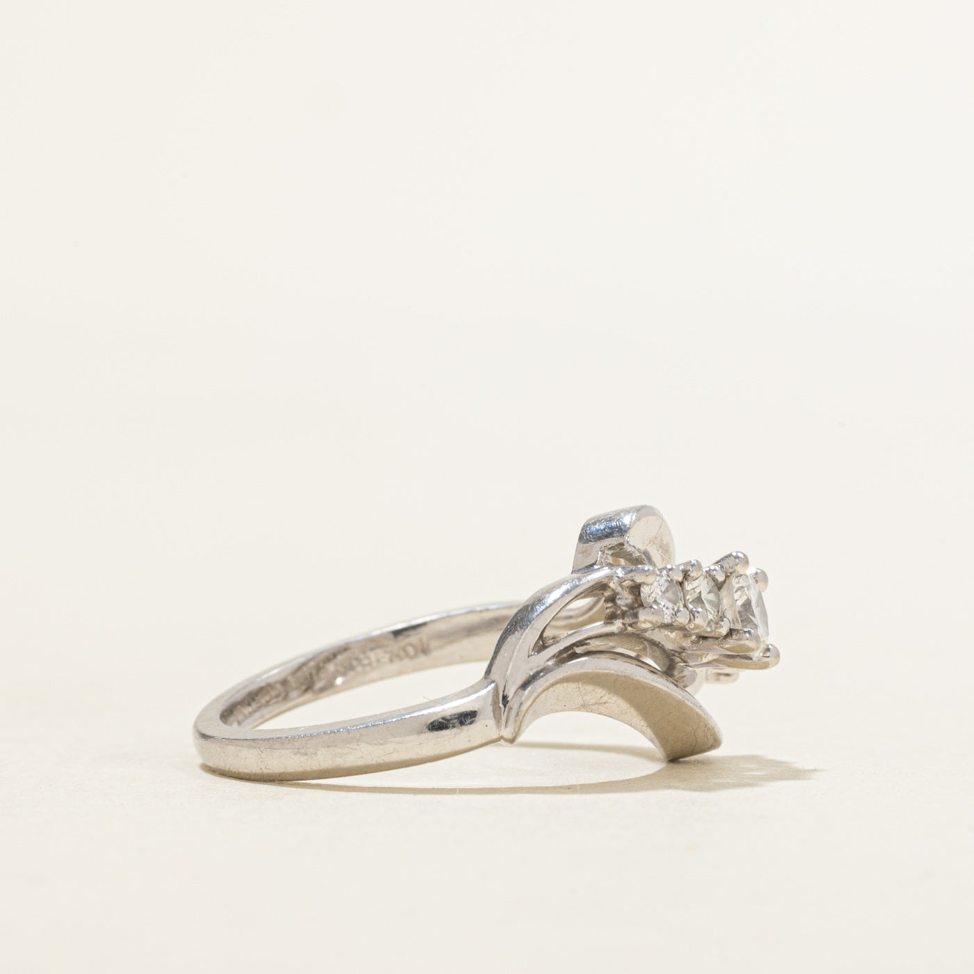 Platinum Diamond Accented Wave Ring | 0.24ct SI1 H, 0.28ctw | SZ 6.75