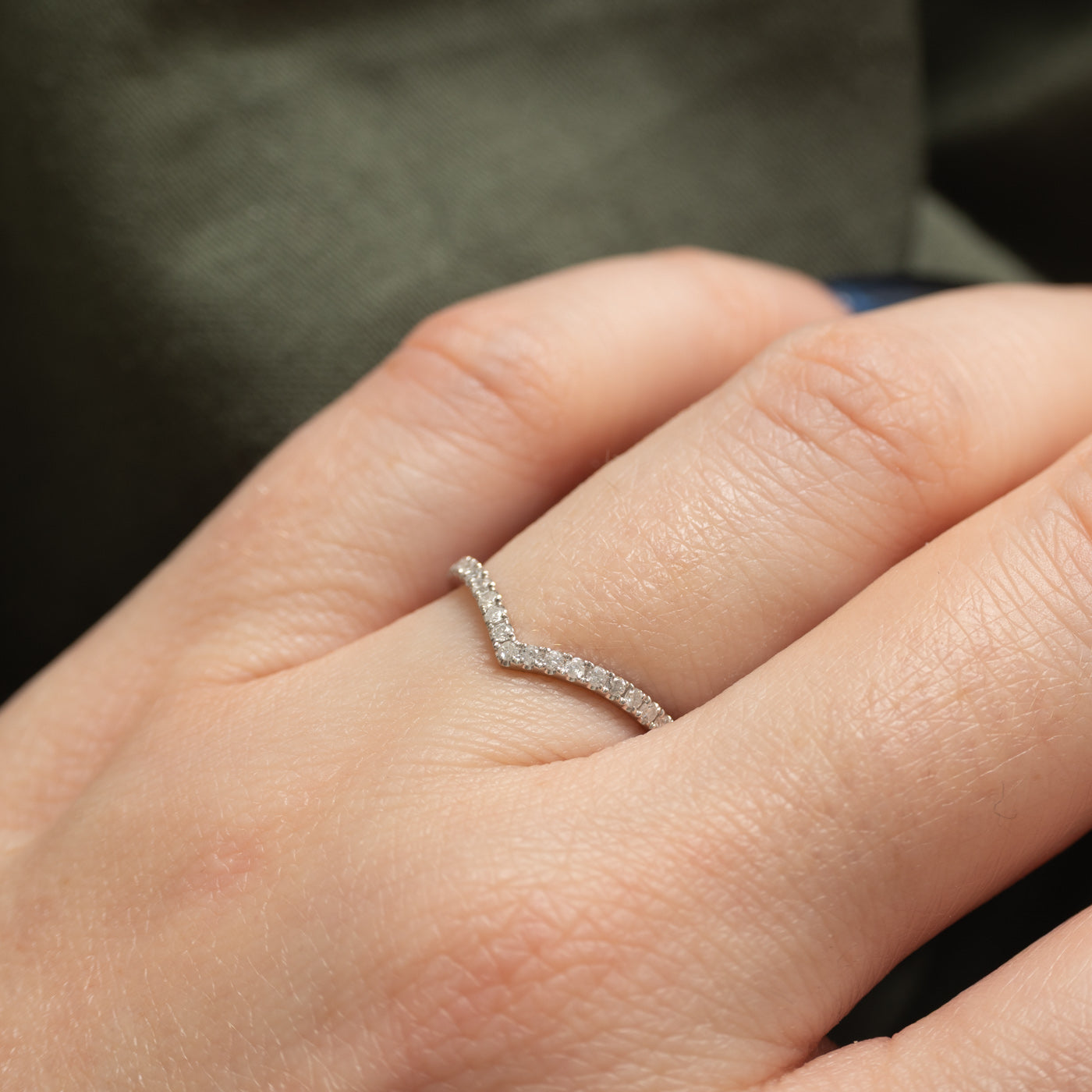 18K White Gold Semi Eternity Diamond Chevron Ring | SZ 6.0