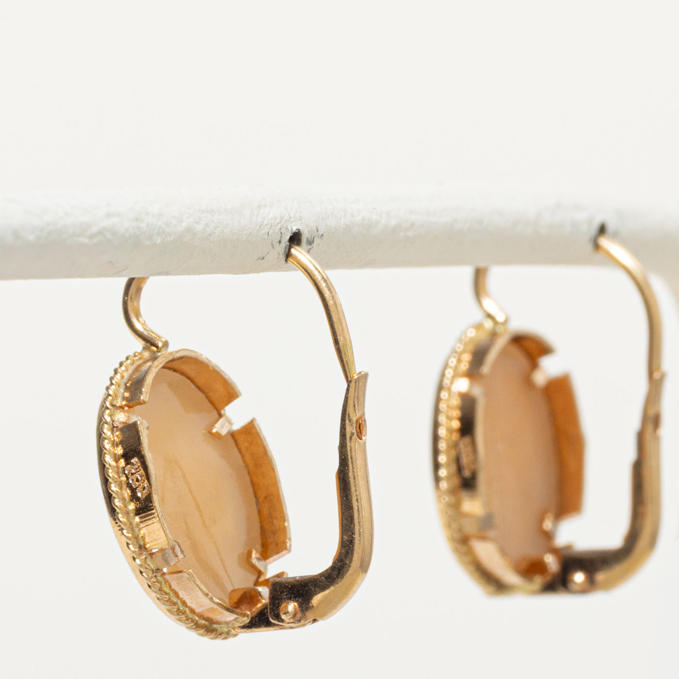 Italian 18k Shell Cameo Earrings | 3.60ctw