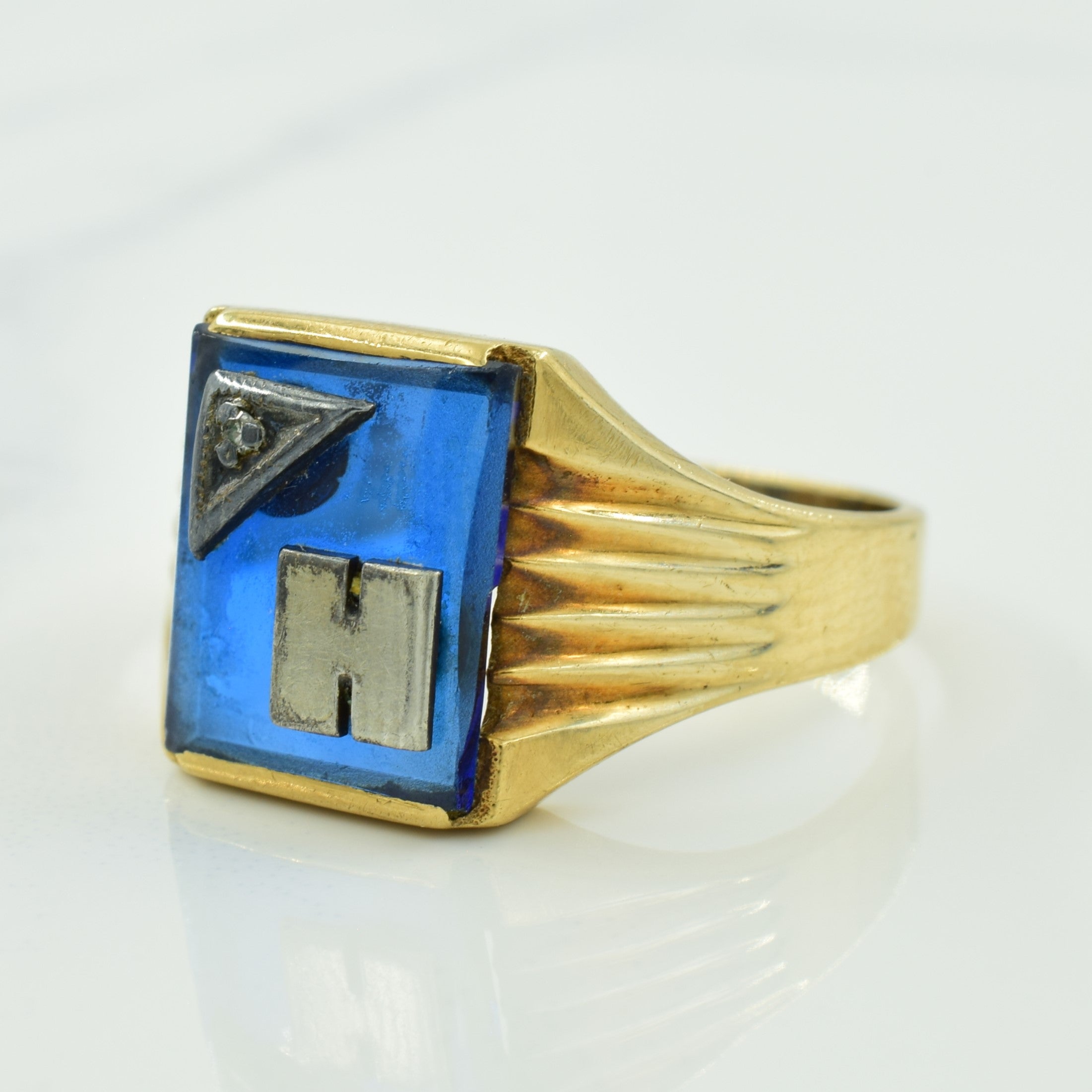 Synthetic Spinel & Diamond 'H' Initialed Ring | 3.75ct, 0.005ct | SZ 9.75 |