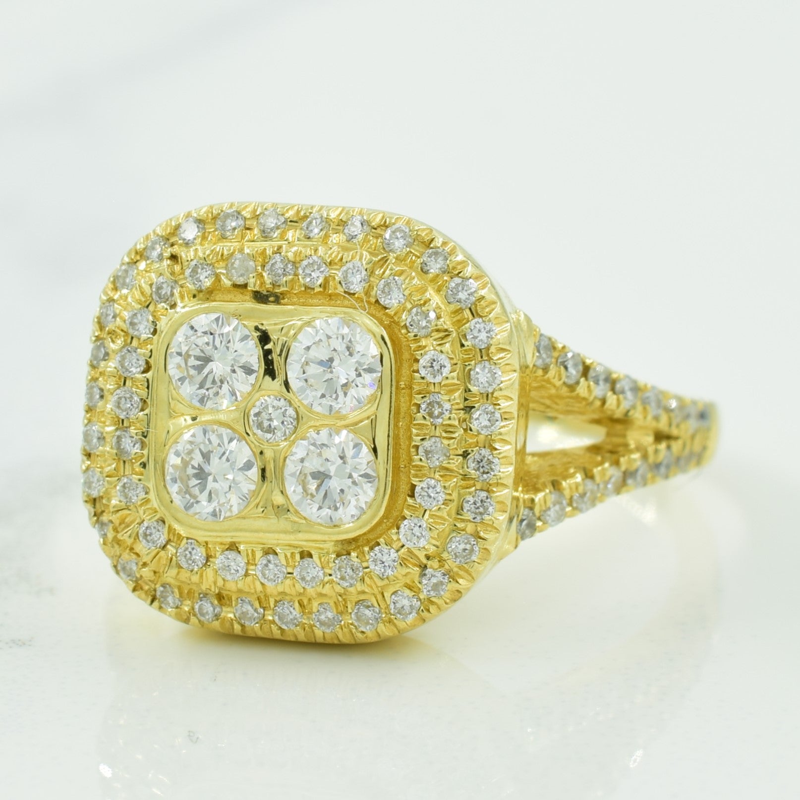 Diamond Halo Ring | 0.84ctw | SZ 6.5 |