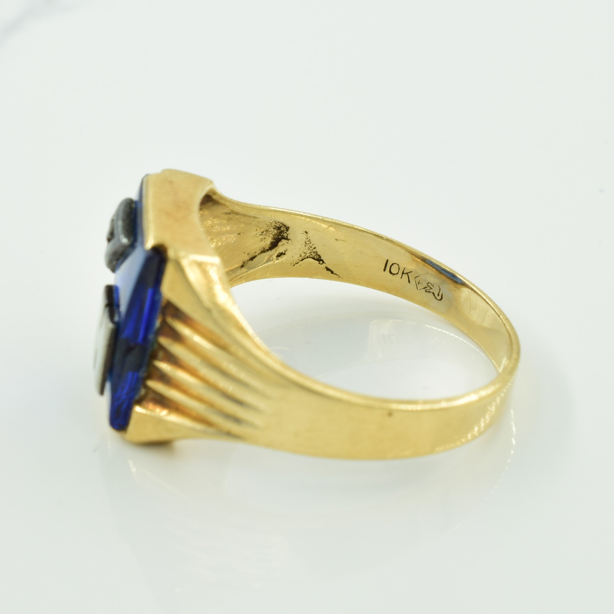 Synthetic Spinel & Diamond 'H' Initialed Ring | 3.75ct, 0.005ct | SZ 9.75 |