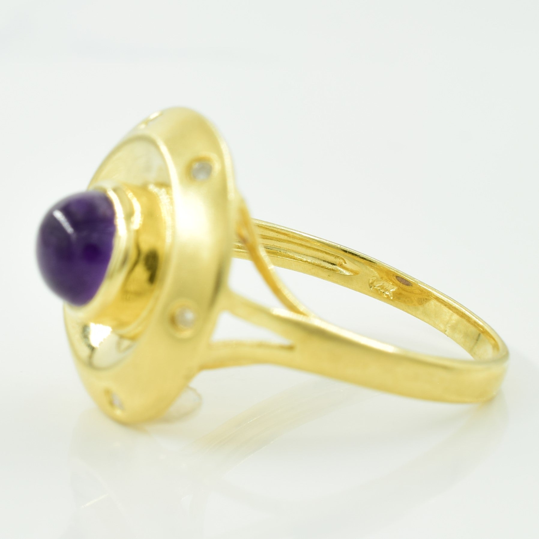 Amethyst & Diamond Ring | 0.70ct, 0.05ctw | SZ 6.5 |