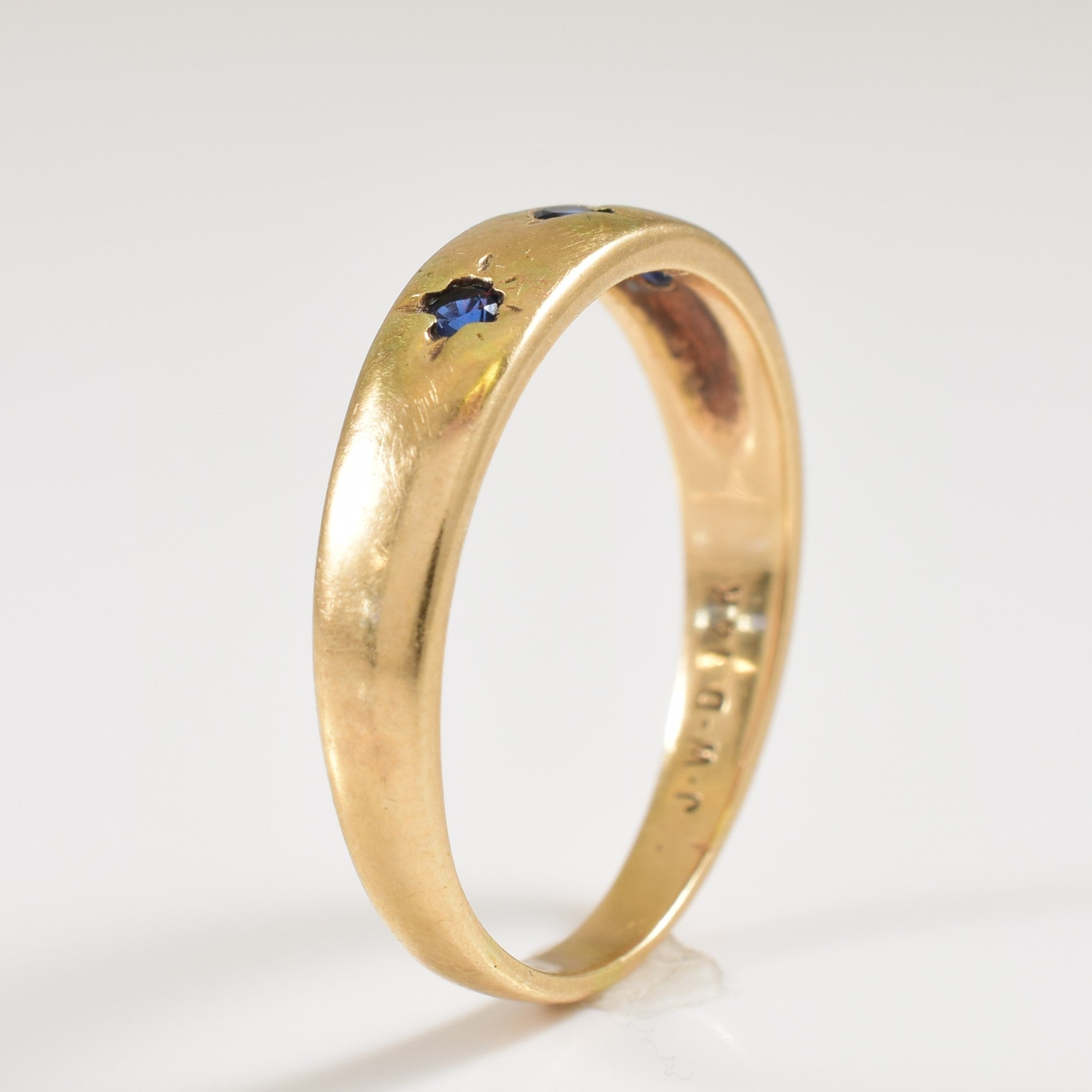 Three Stone Sapphire Ring | 0.12ctw | SZ 7.5 |
