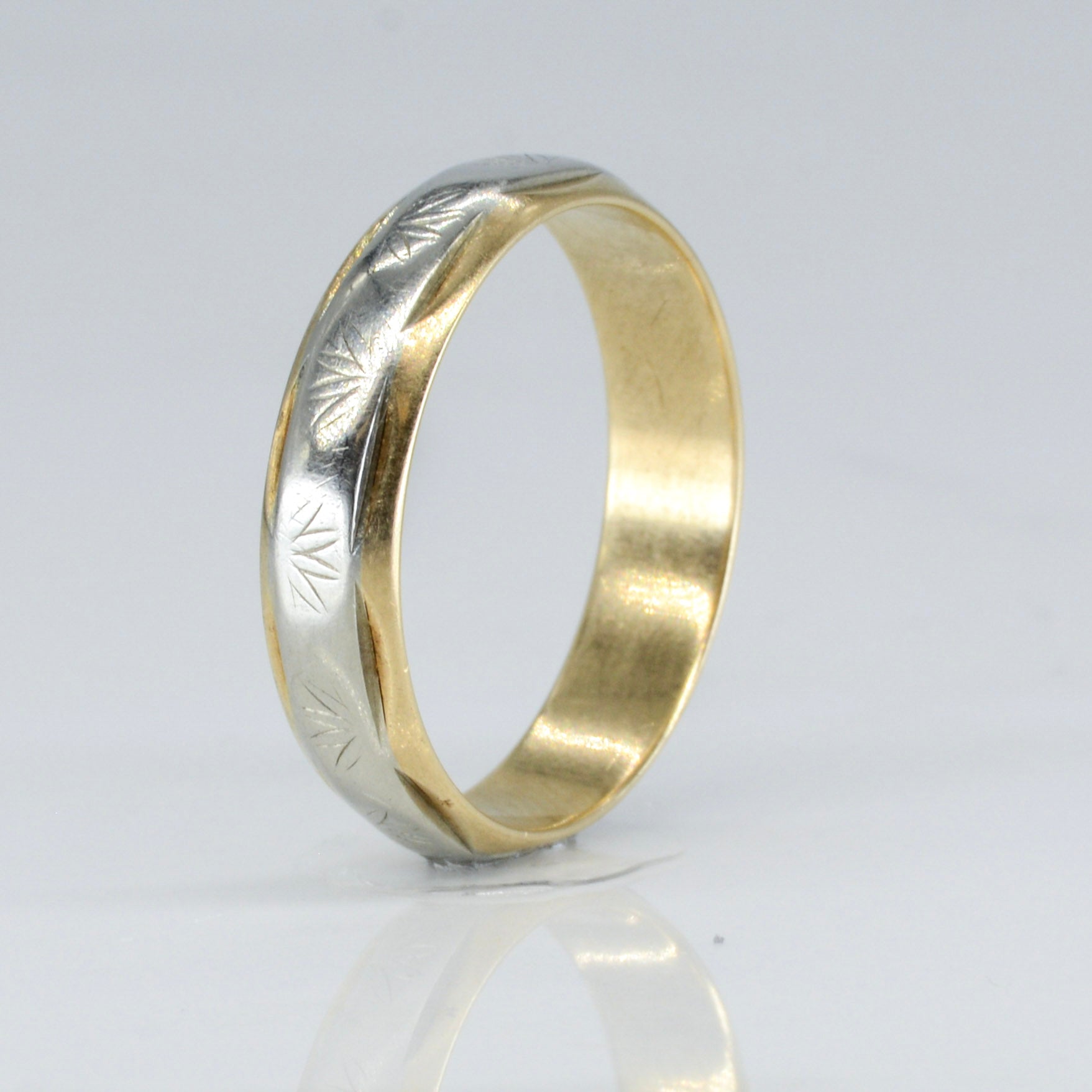 10k Two Tone Starburst Patterned Band | SZ 11 | - 100 Ways
