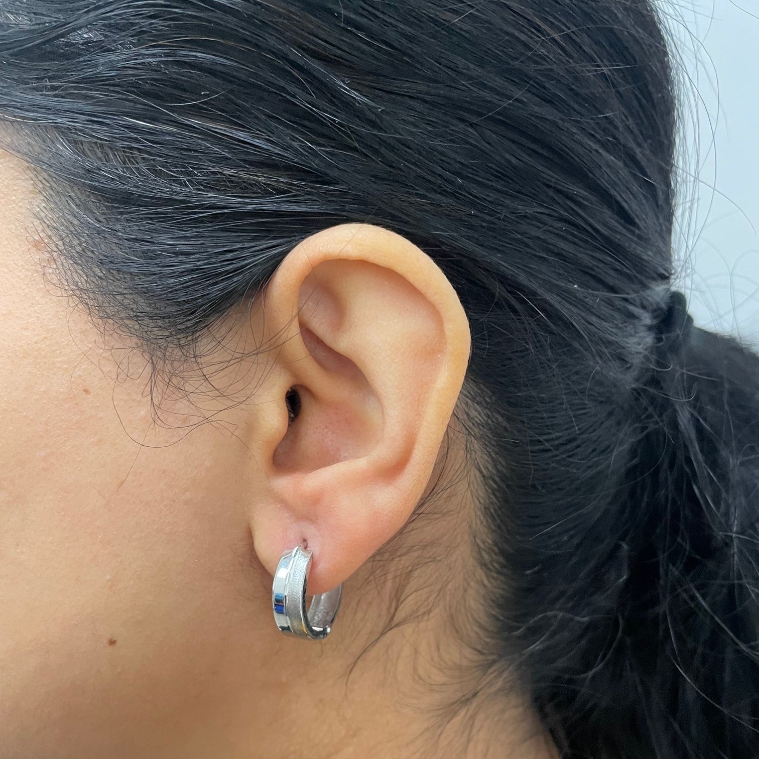 10k White Gold Huggie Earrings | - 100 Ways