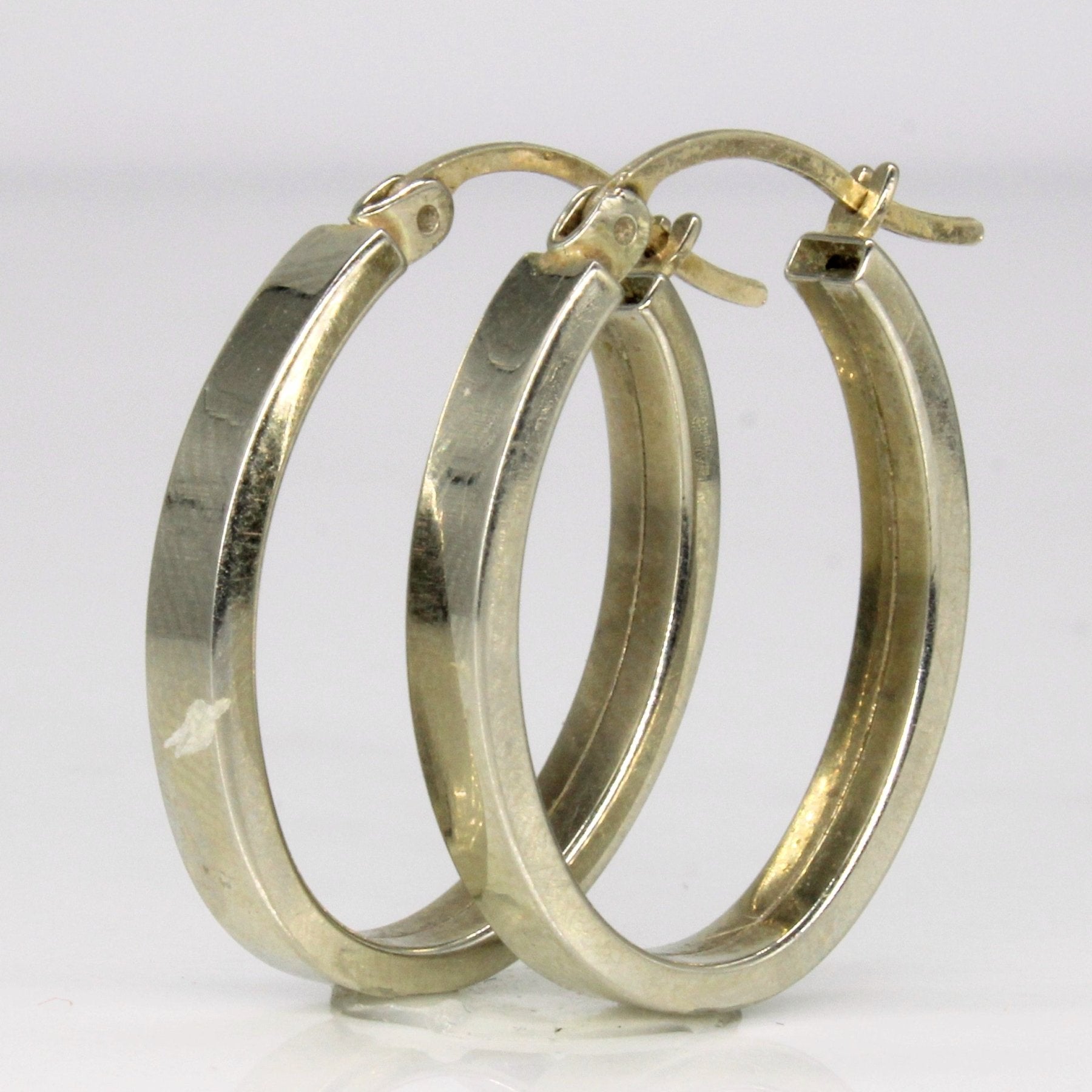 10k White Gold Oval Hoop Earrings - 100 Ways