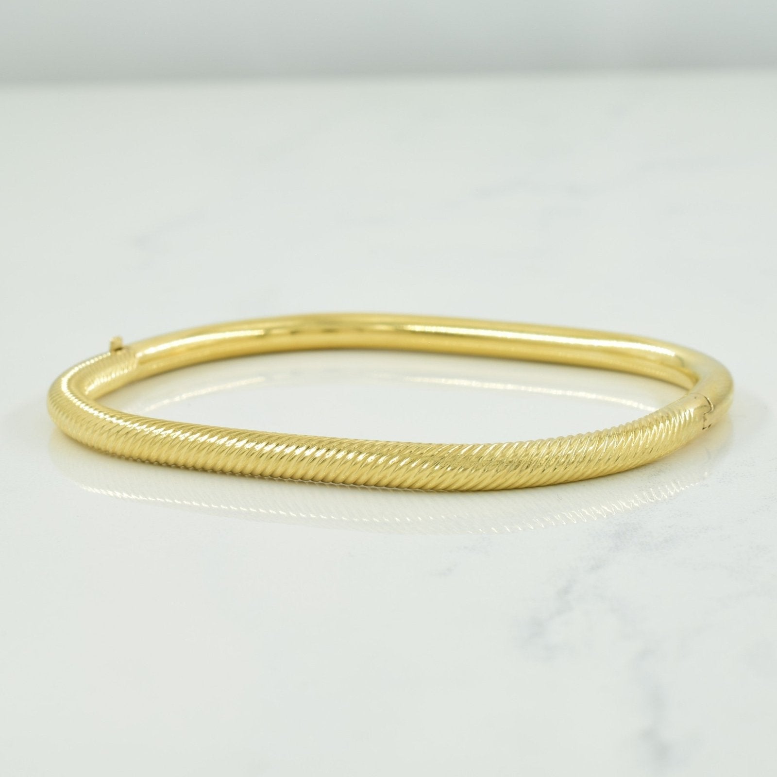 10k Yellow Gold Bangle | 7.5