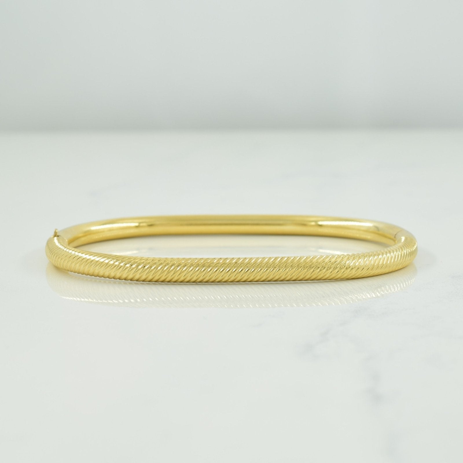 10k Yellow Gold Bangle | 7.5