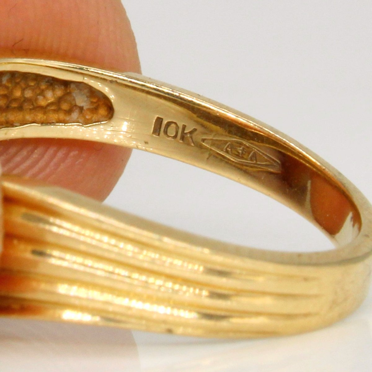 10k Yellow Gold Chevron Ring | SZ 6.25 | - 100 Ways