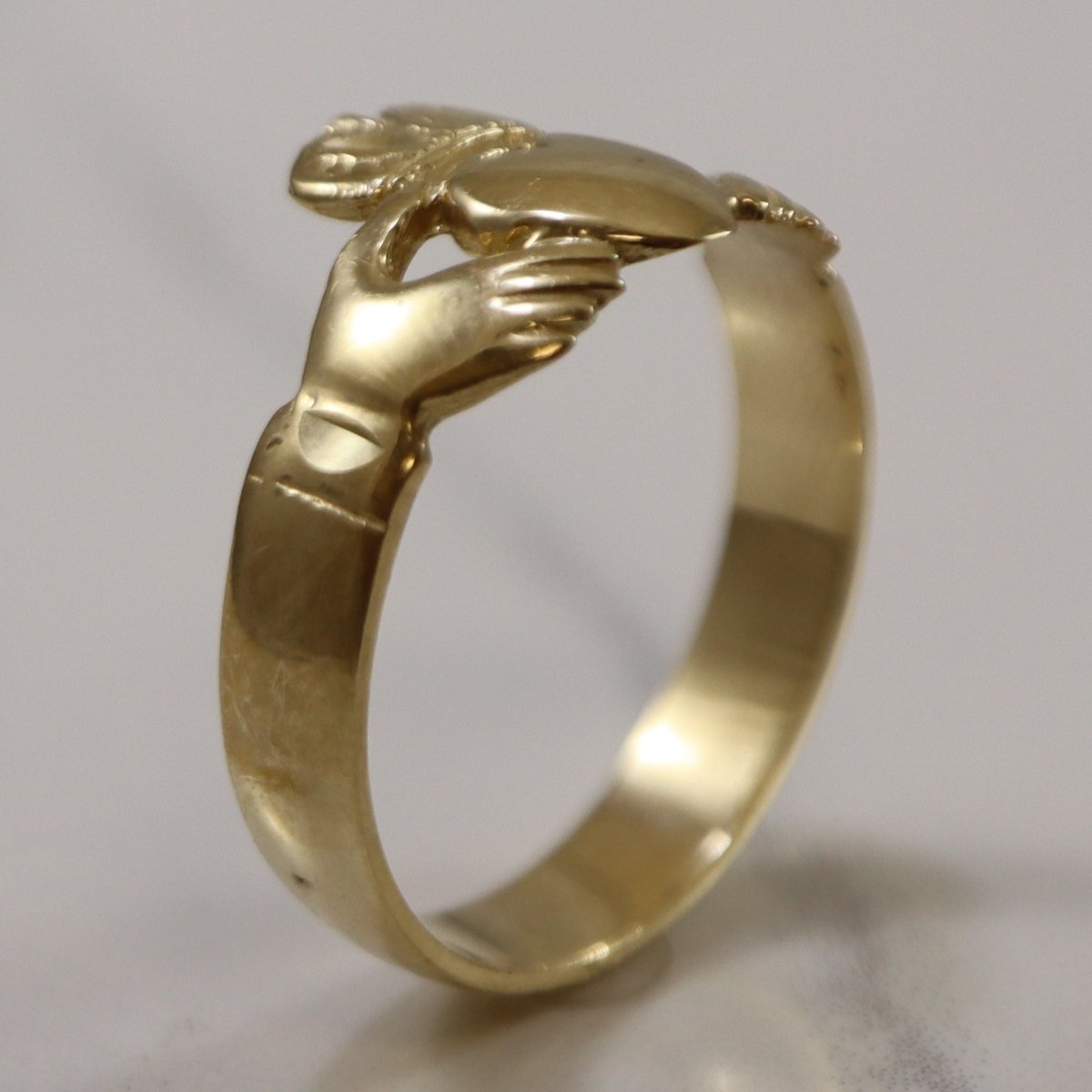 10k Yellow Gold Claddagh Ring | SZ 11.25 | - 100 Ways