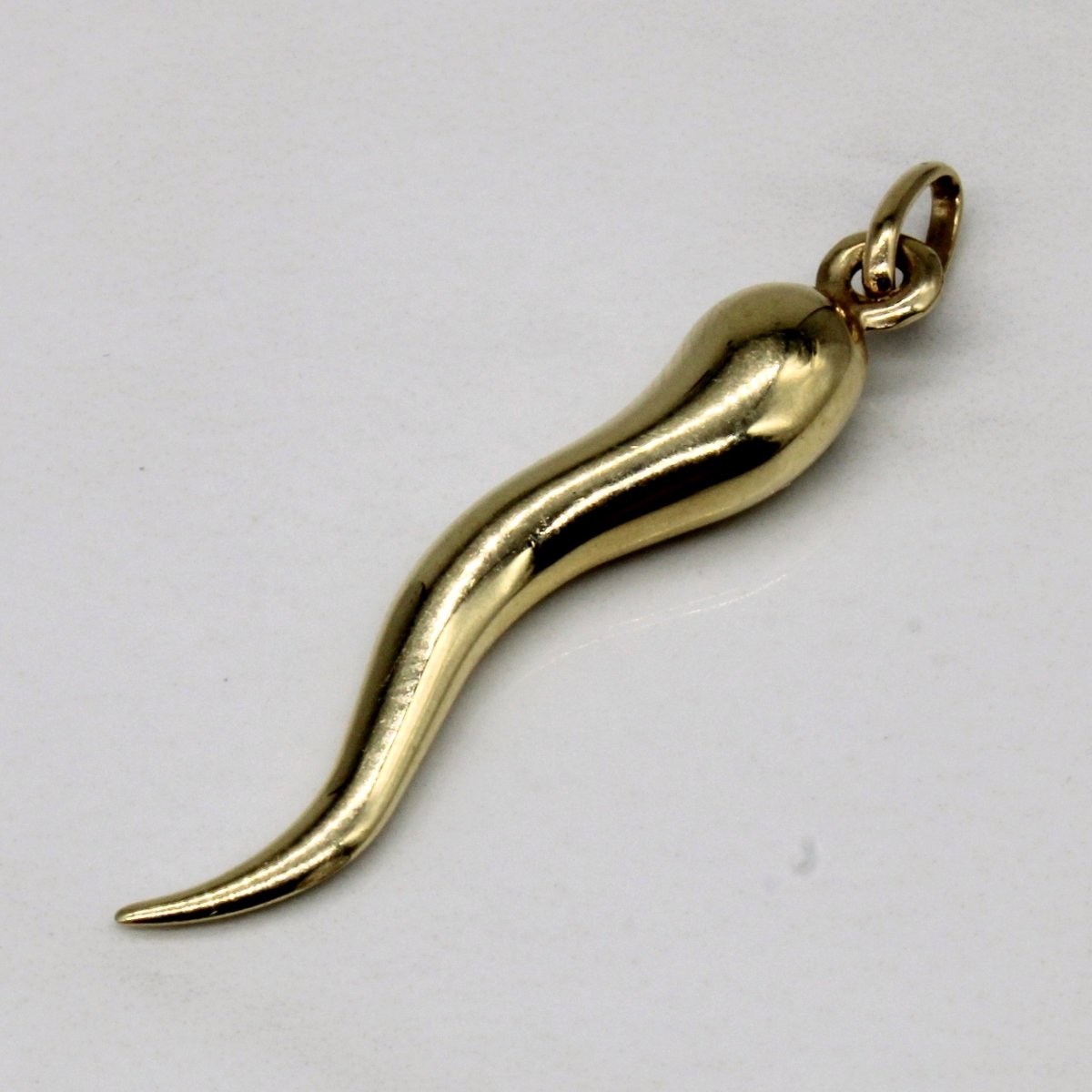 10k Yellow Gold Corno Pendant - 100 Ways