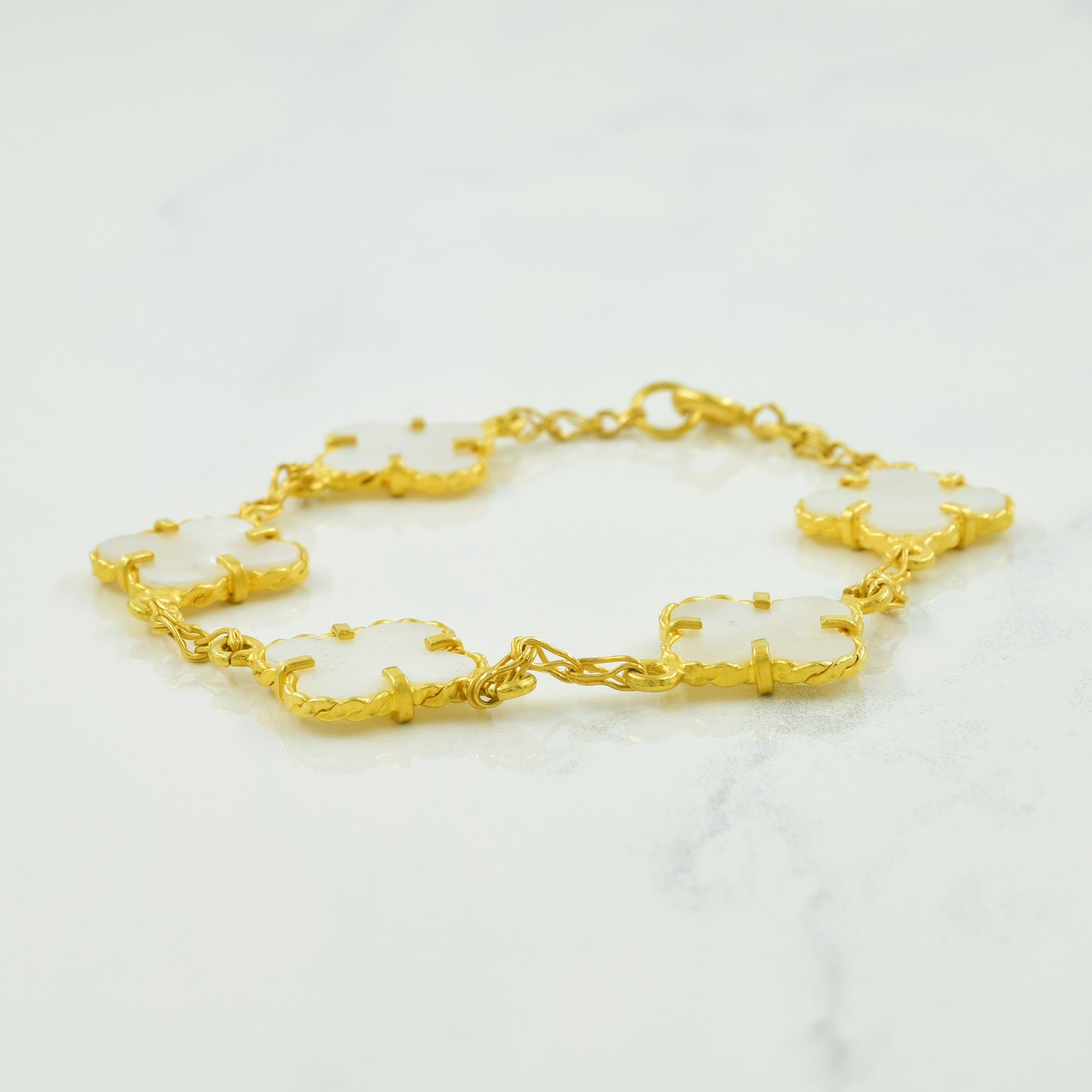 Mother of Pearl Bracelet | 12.50ctw | 6.5" |
