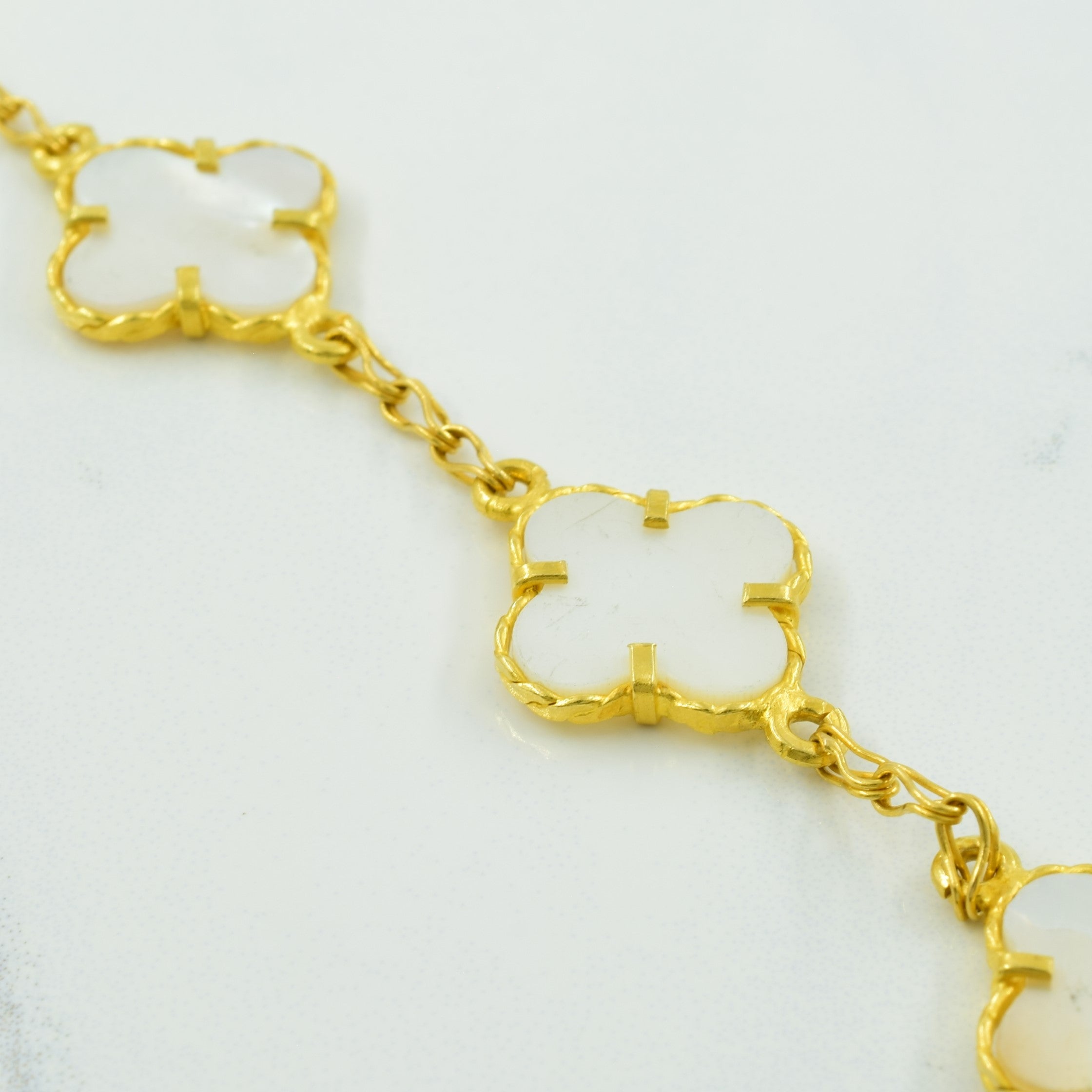 Mother of Pearl Bracelet | 12.50ctw | 6.5" |