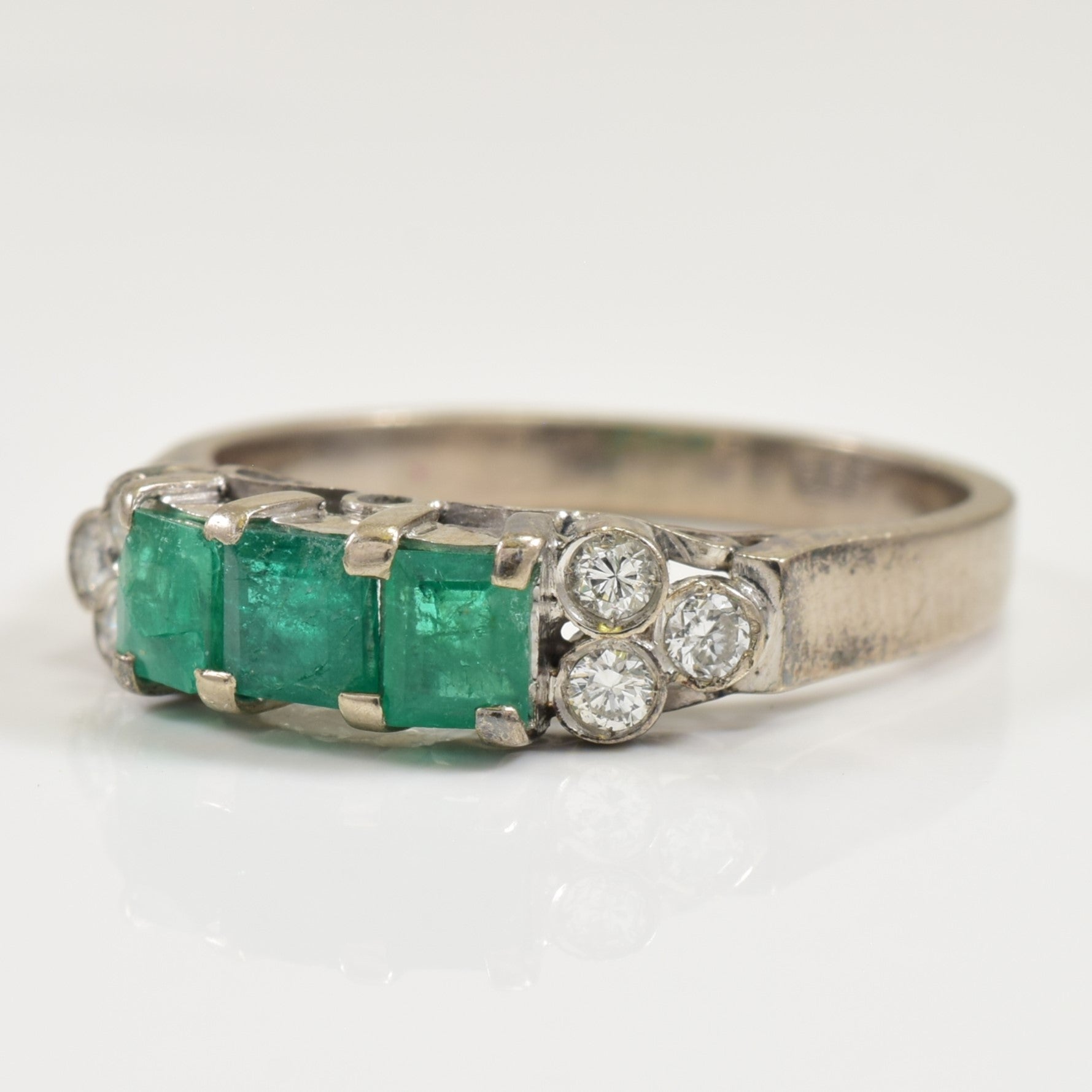 Emerald & Diamond Ring | 0.45ctw, 0.18ctw | SZ 6.25 |