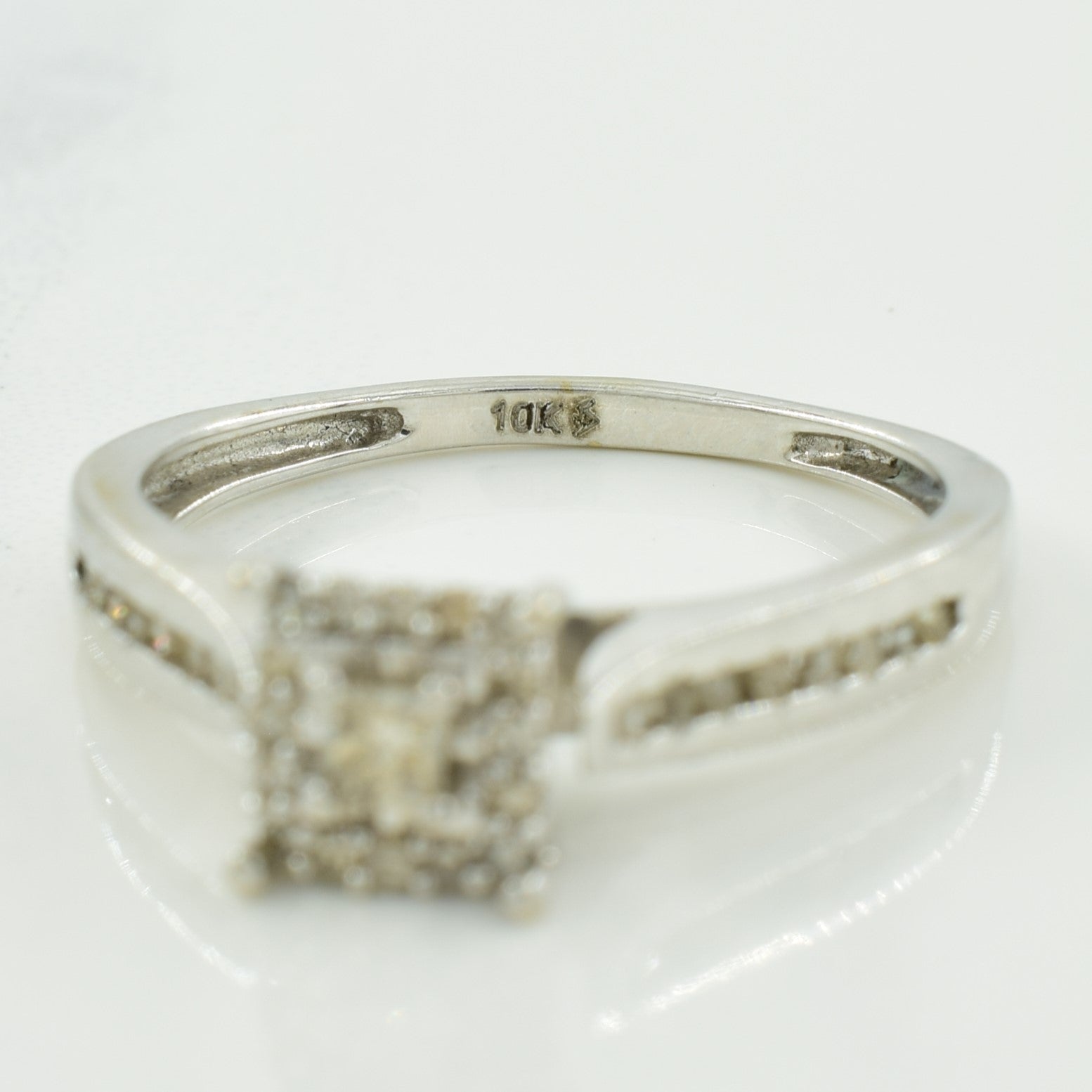 Tapered Diamond ring | 0.15ctw | SZ 5 |