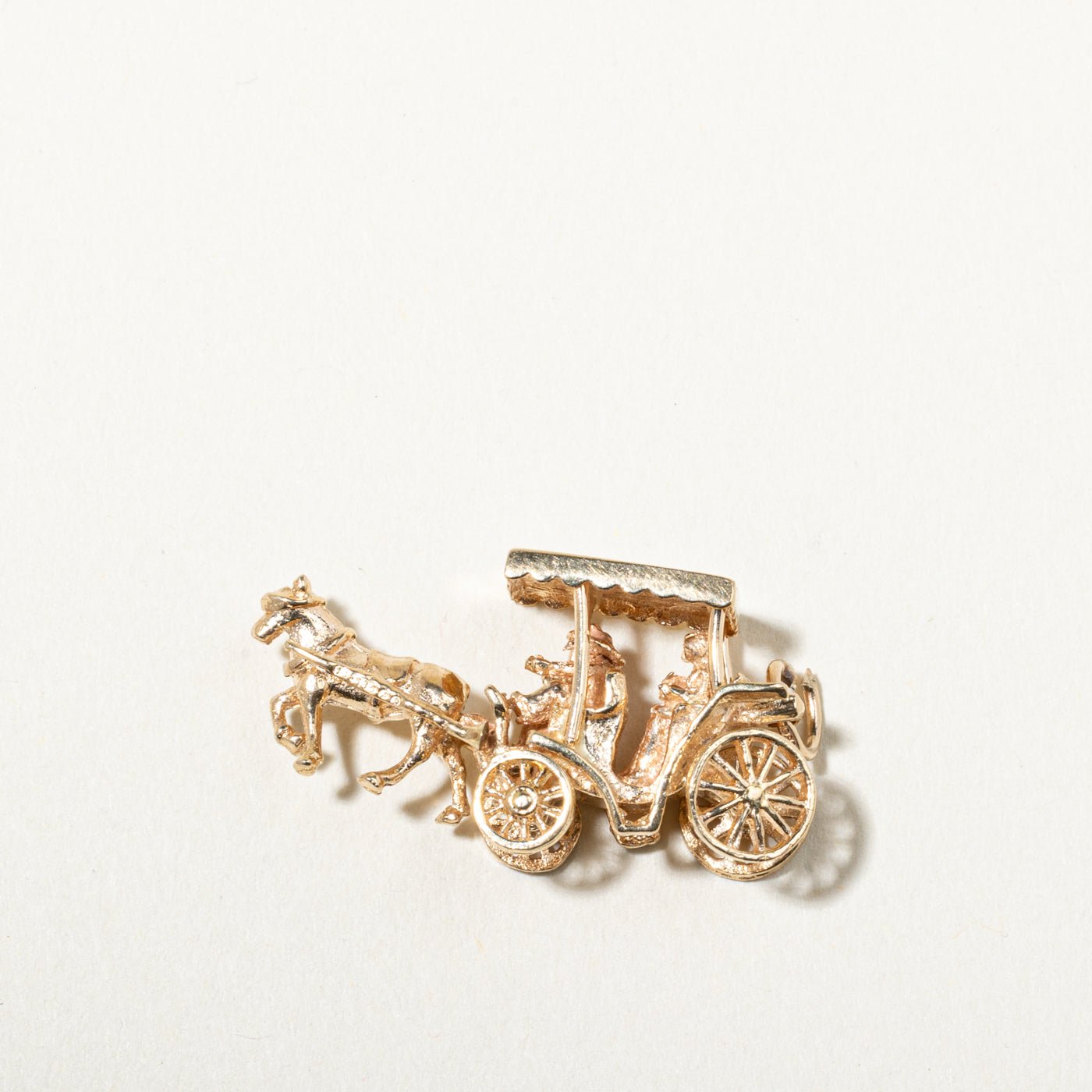 14k Yellow Gold Openwork Horse-Drawn Carriage Charm