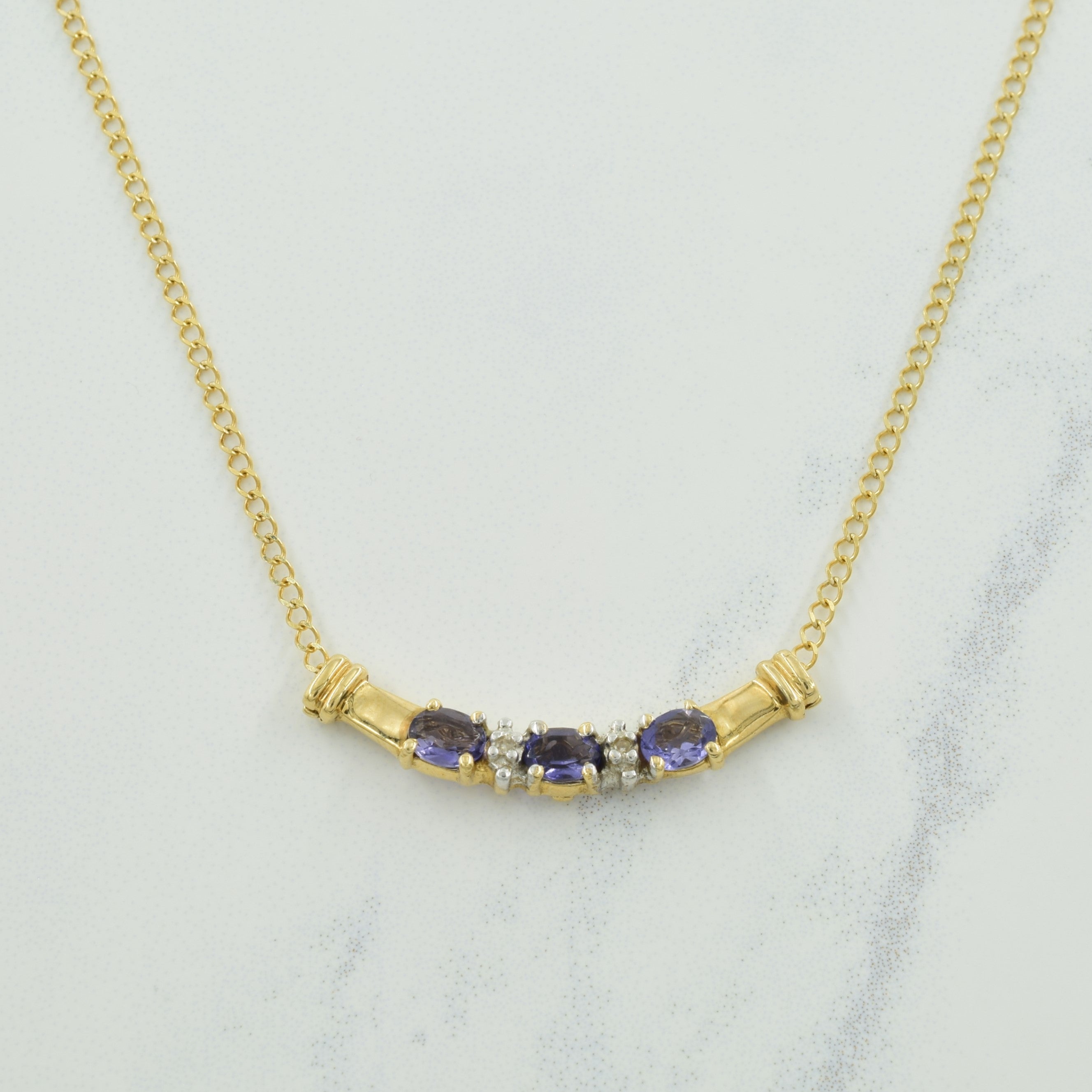 Collier pendentif iolite et diamants | 0,36 ct, 0,01 ct | 44,5 cm | 