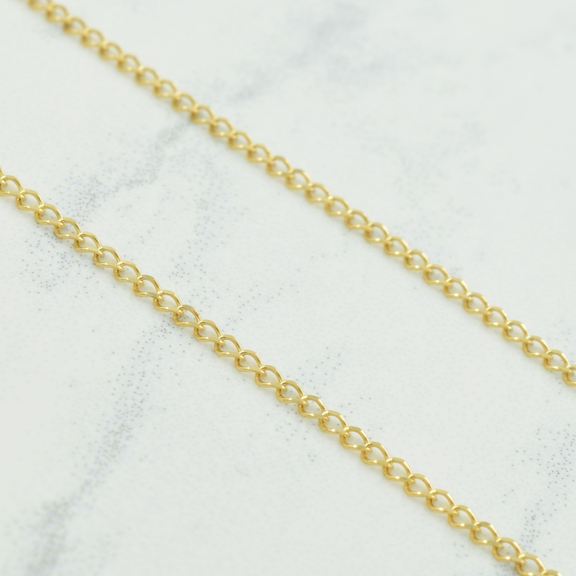 Collier pendentif iolite et diamants | 0,36 ct, 0,01 ct | 44,5 cm | 