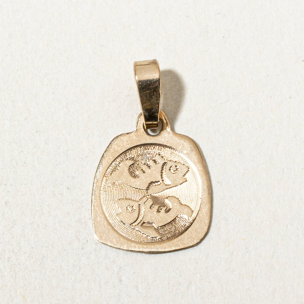 10k Yellow Gold Engraved Pisces Zodiac Pendant