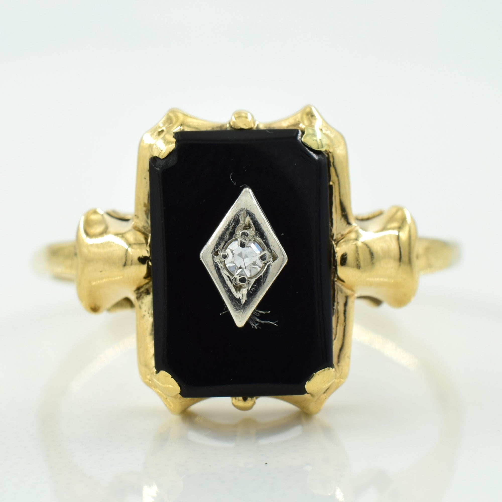 Black Onyx & Diamond Ring | 2.60ct, 0.02ct | SZ 10 |