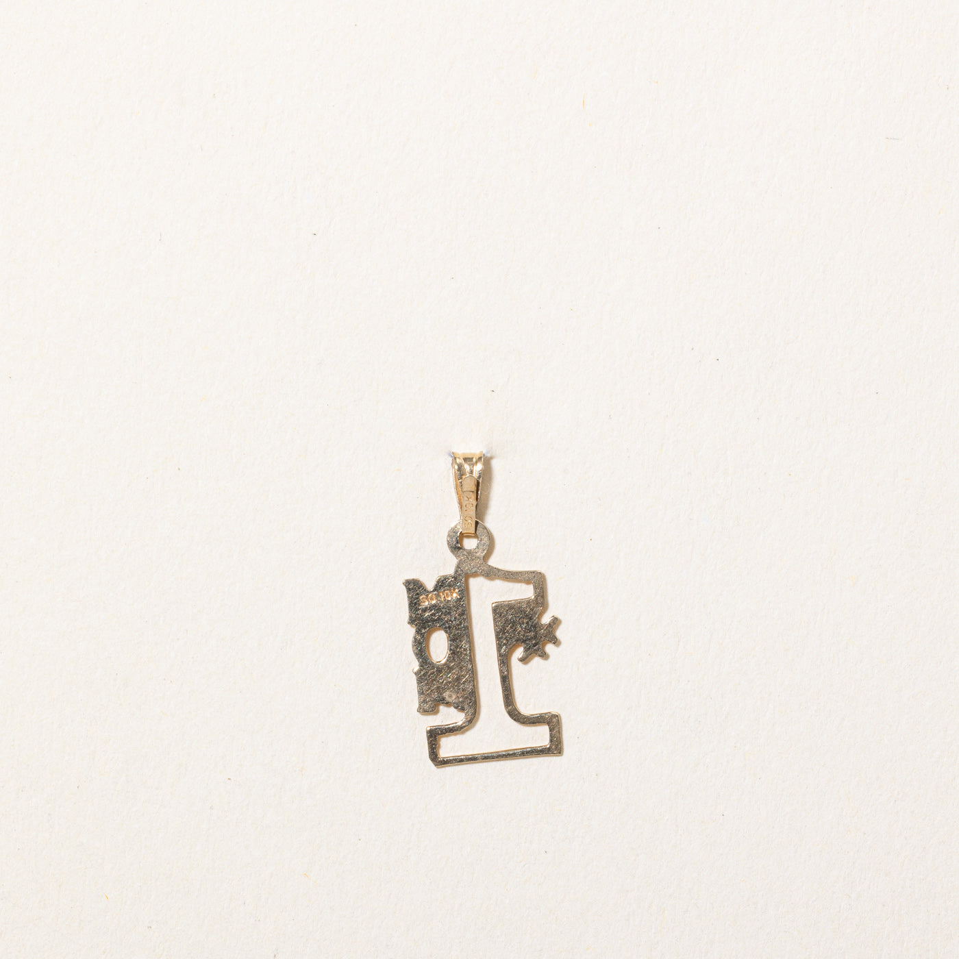 10k Yellow Gold '#1 Mom' Pendant