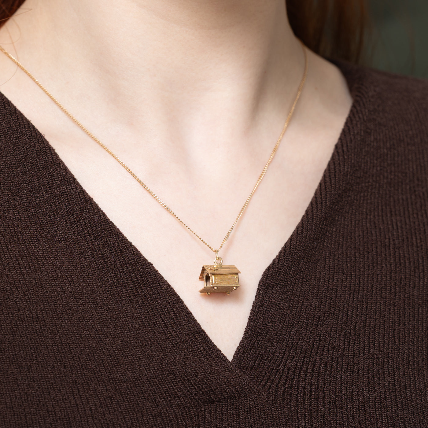 10K Yellow Gold Doghouse Charm