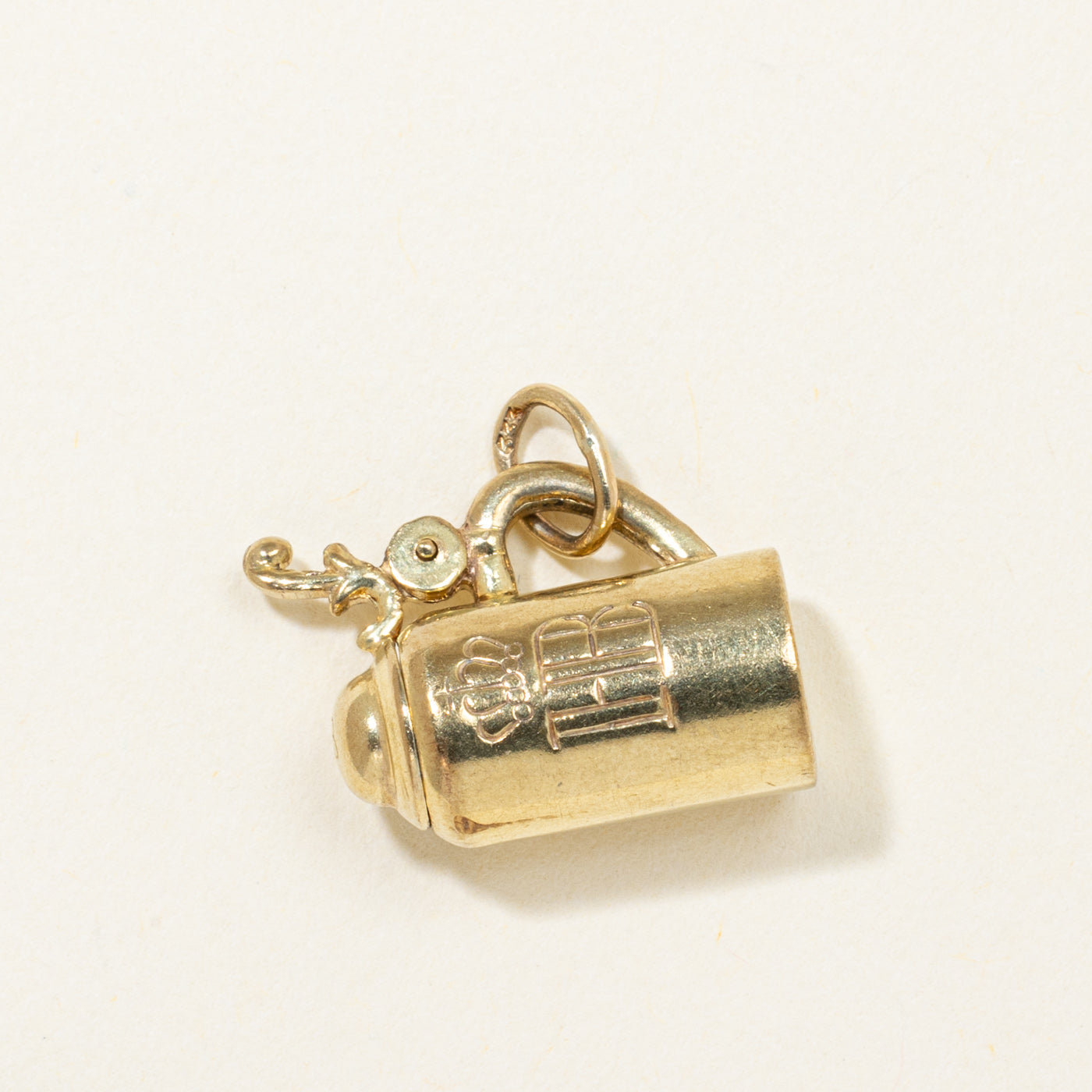 8K Yellow Gold Engraved Hofbräu München Stein Charm
