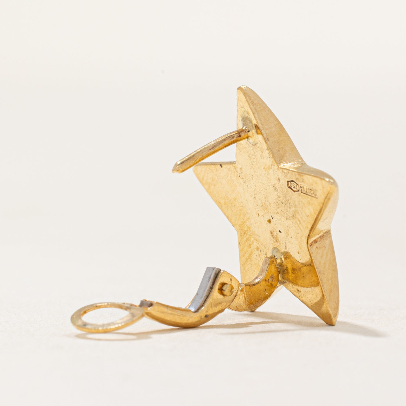 18k Yellow Gold Star Earrings