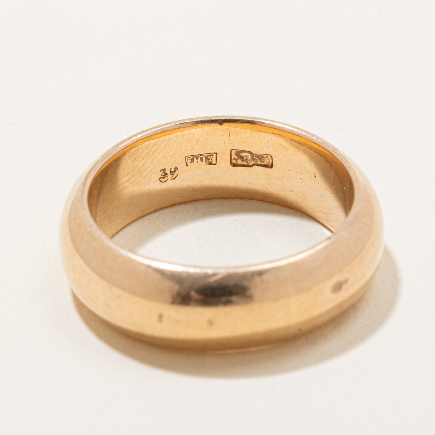 14k Yellow Gold Rounded Band | SZ 7.25 |