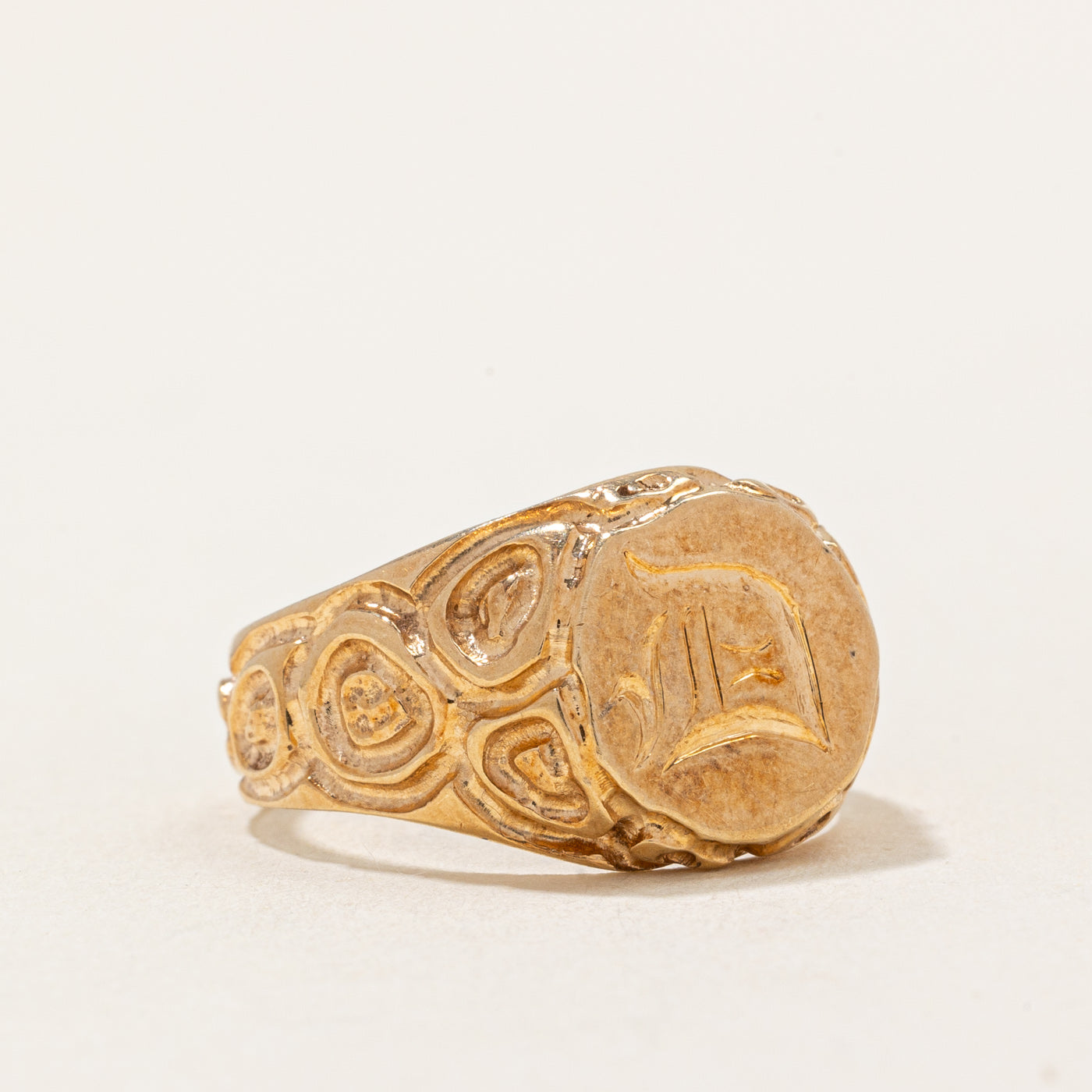 14k Yellow Gold 'D' Signet Ring | SZ 5.25 |