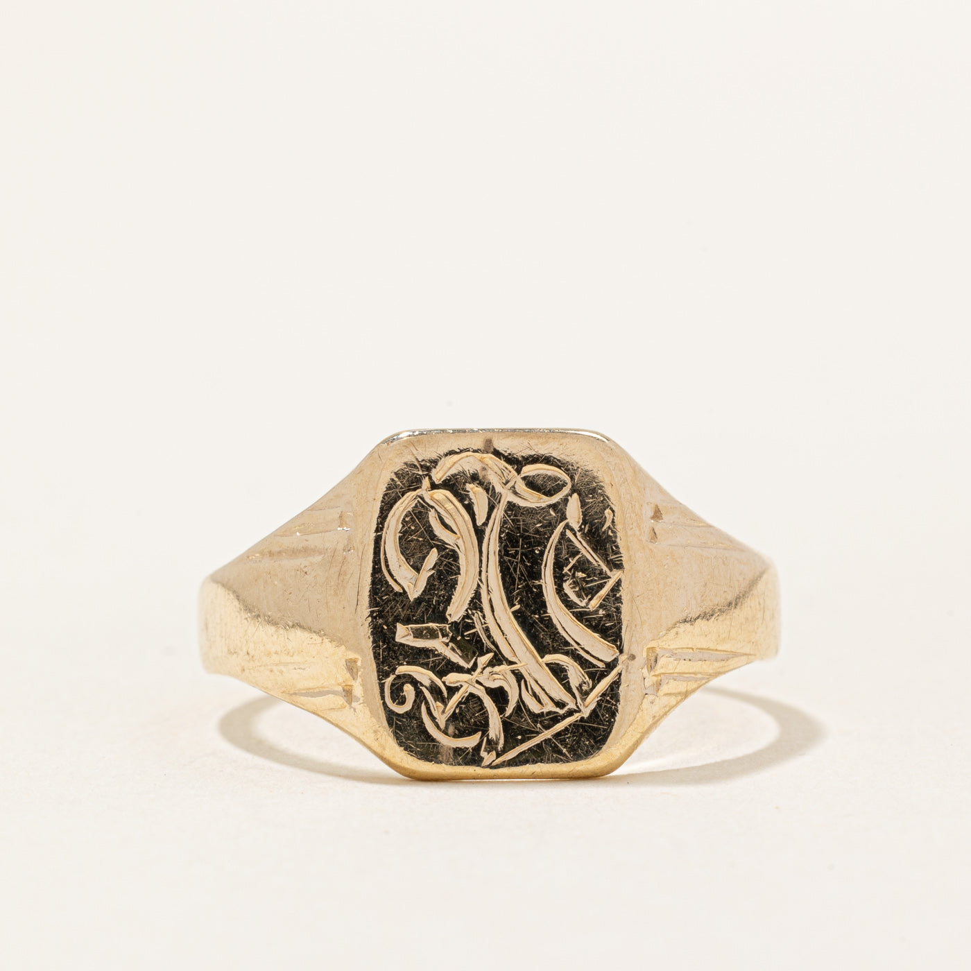 10k Yellow Gold Signet Ring | SZ 10.75 |