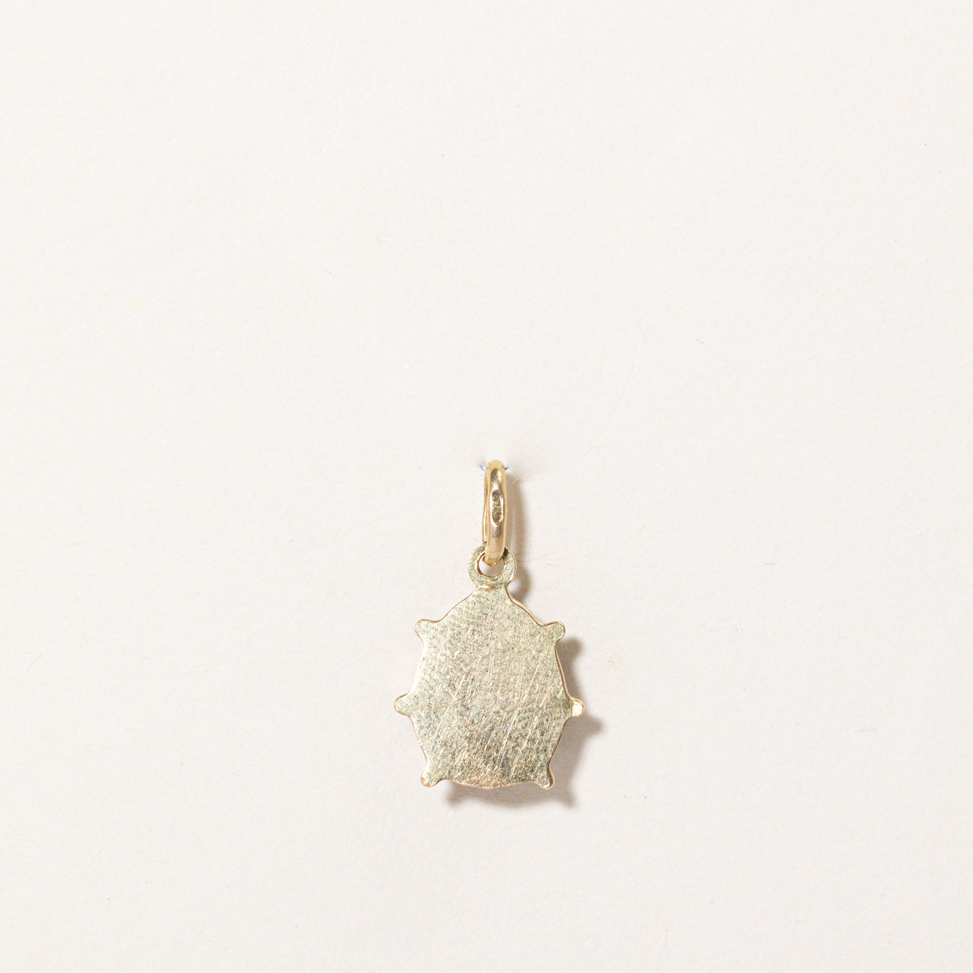 Breloque coccinelle en or jaune 18 carats et émail 