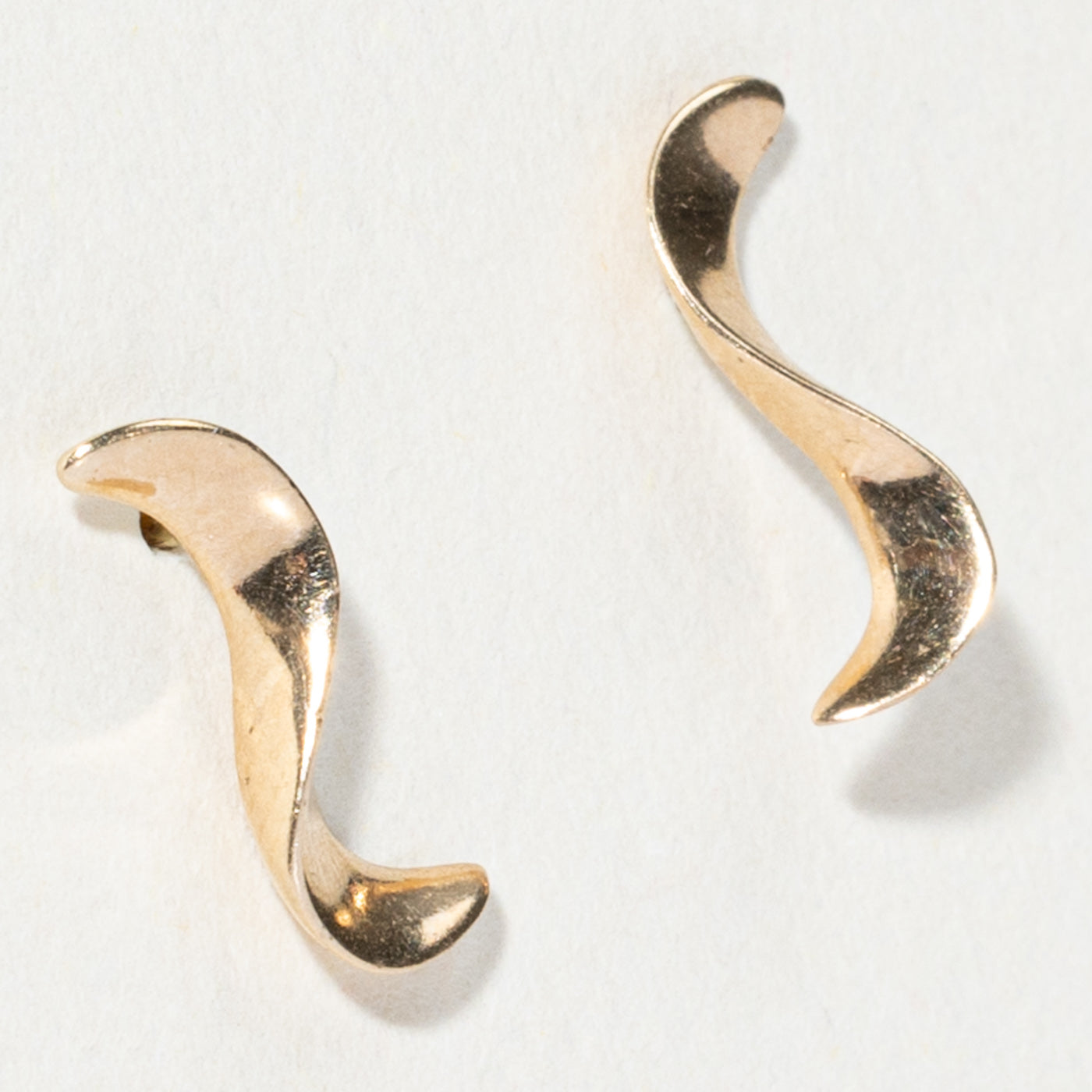 Boucles d'oreilles pendantes ondulées en or jaune 10 carats 