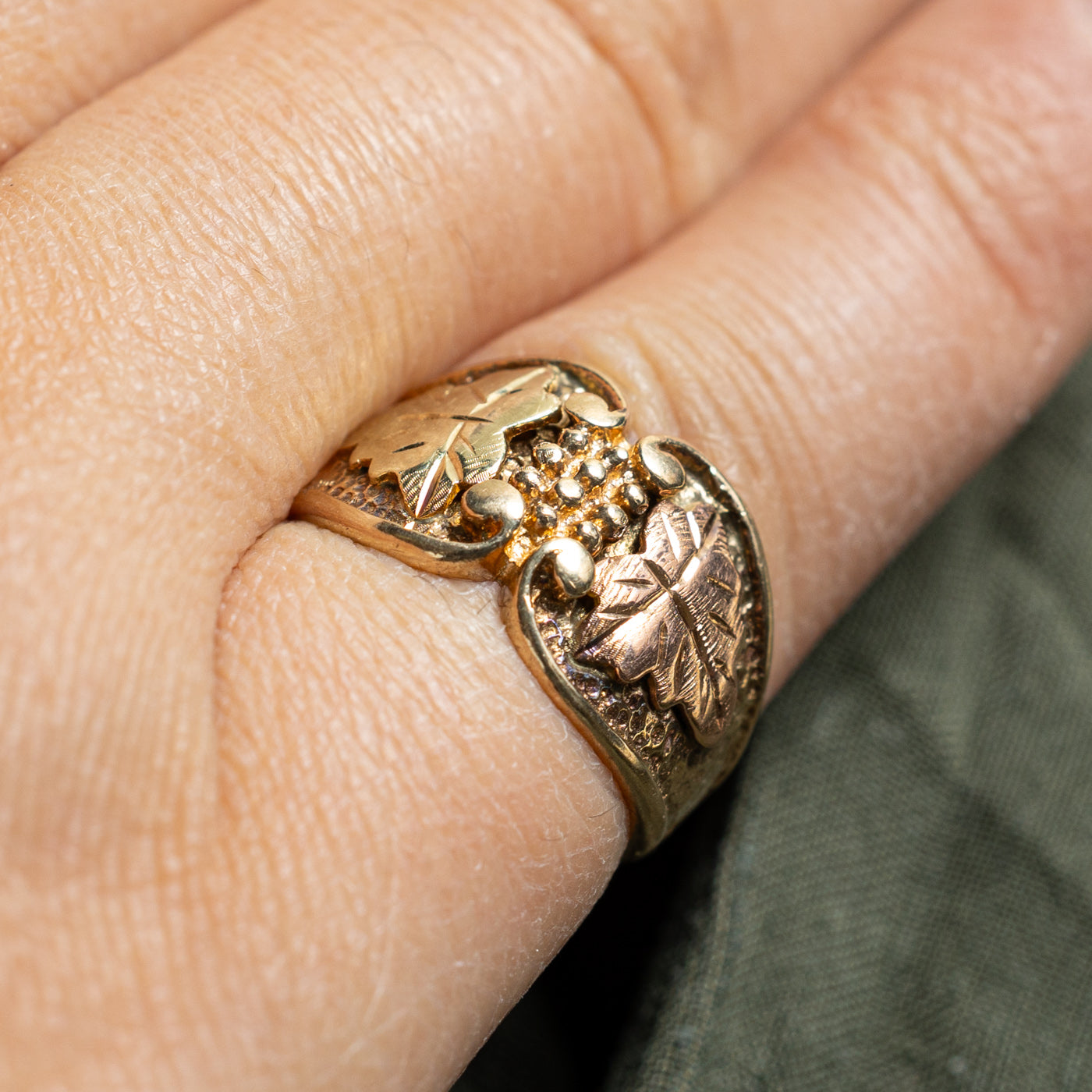 Bague feuille d'or bicolore 10 carats « Black Hills Gold » | Taille 4 | 