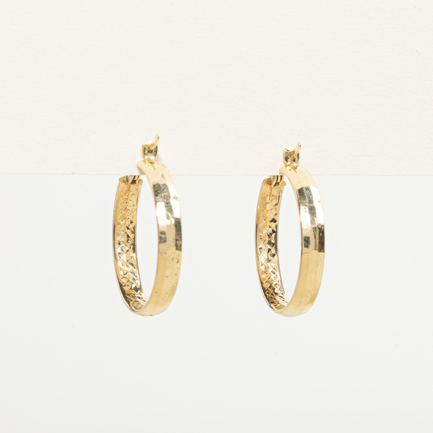 Boucles d'oreilles créoles en or jaune 14 carats 