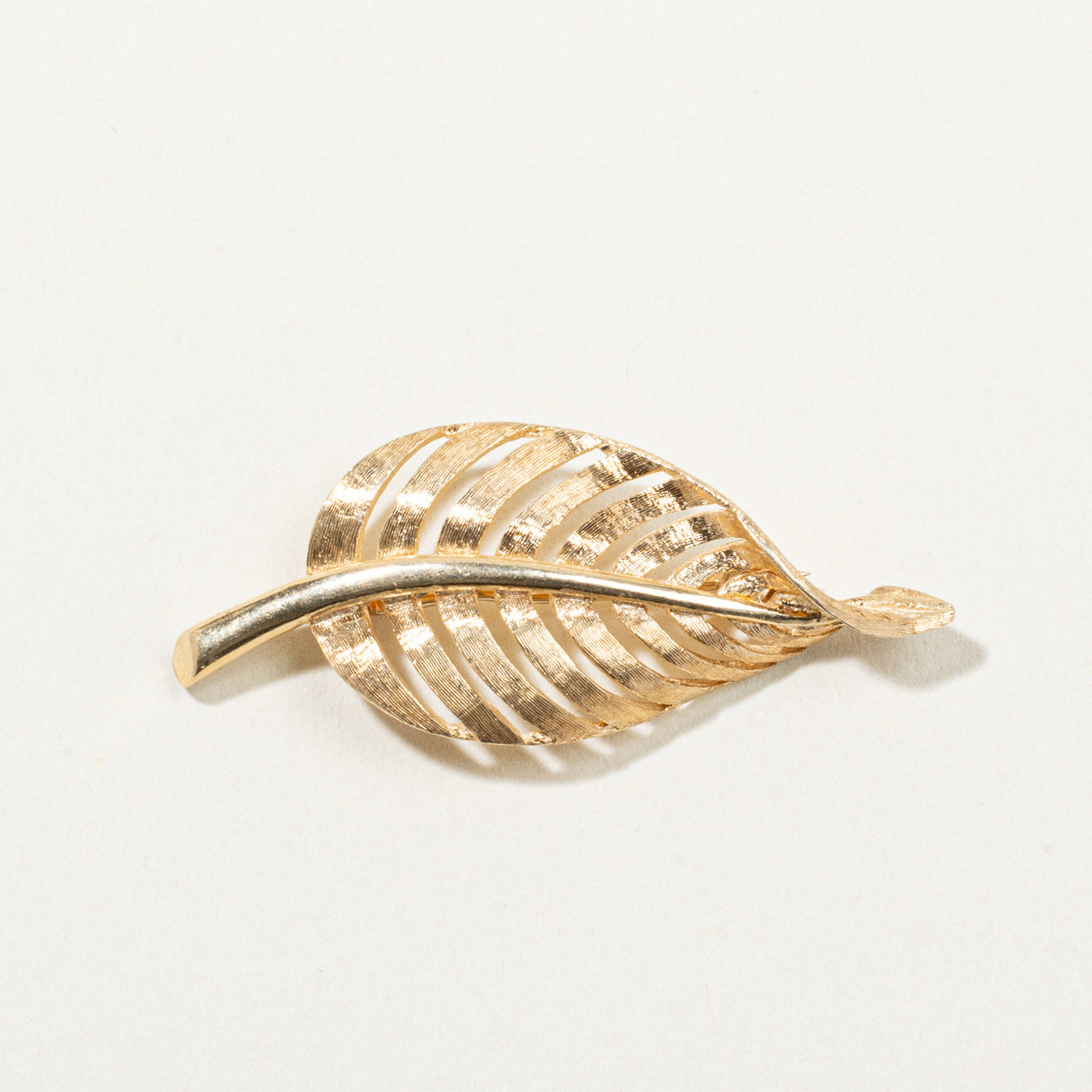 14k Yellow Gold Leaf Brooch