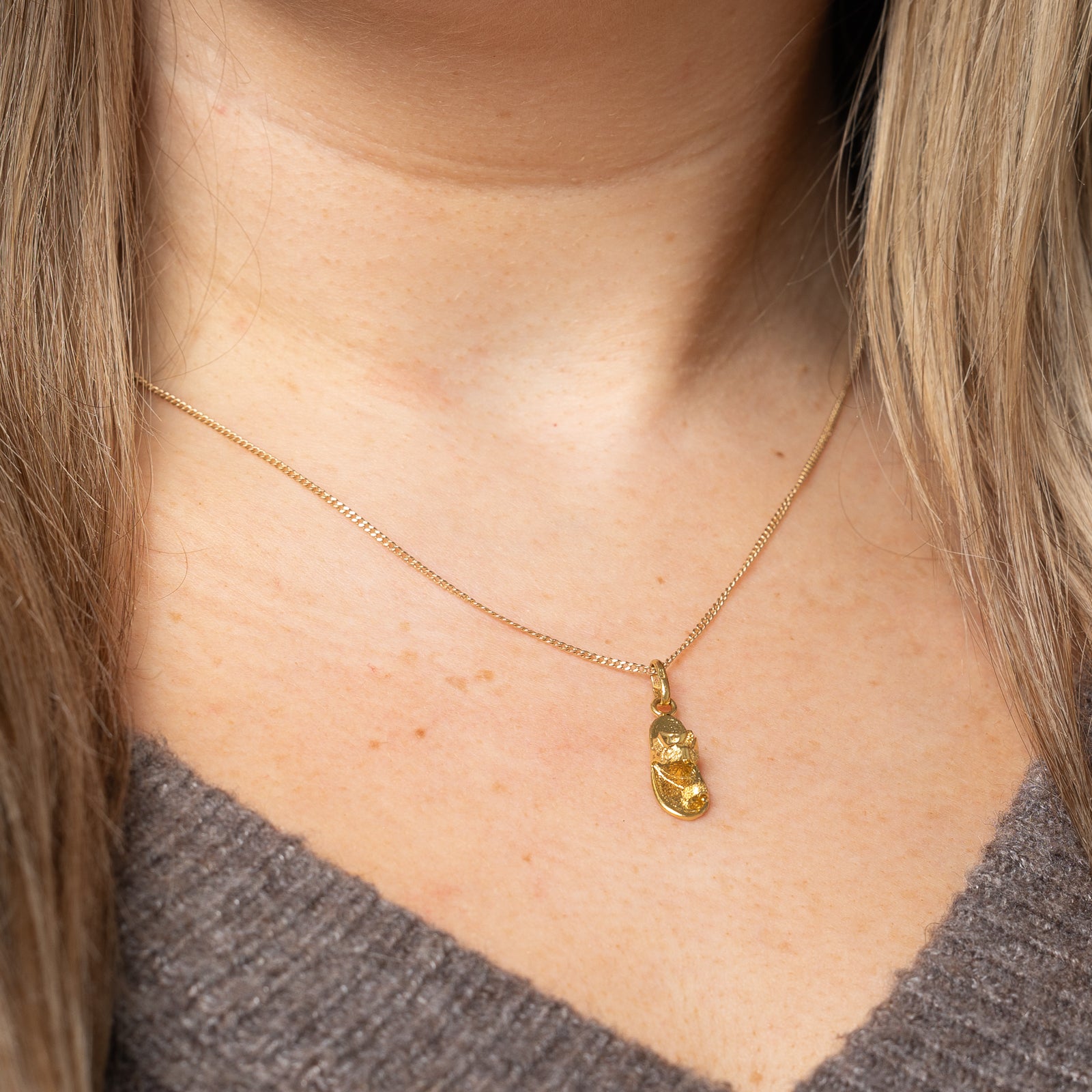 Breloque sandale en or jaune 10 carats | 