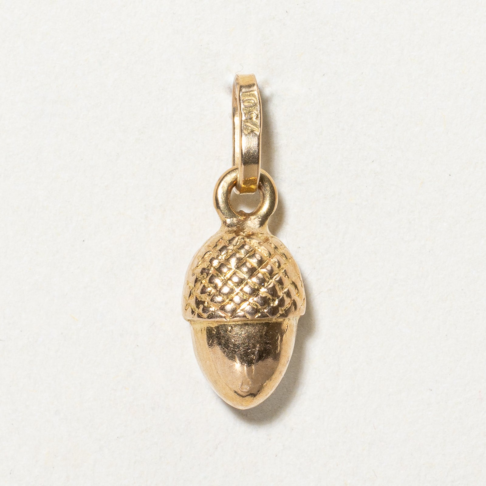 18k Yellow Gold Acorn Charm |