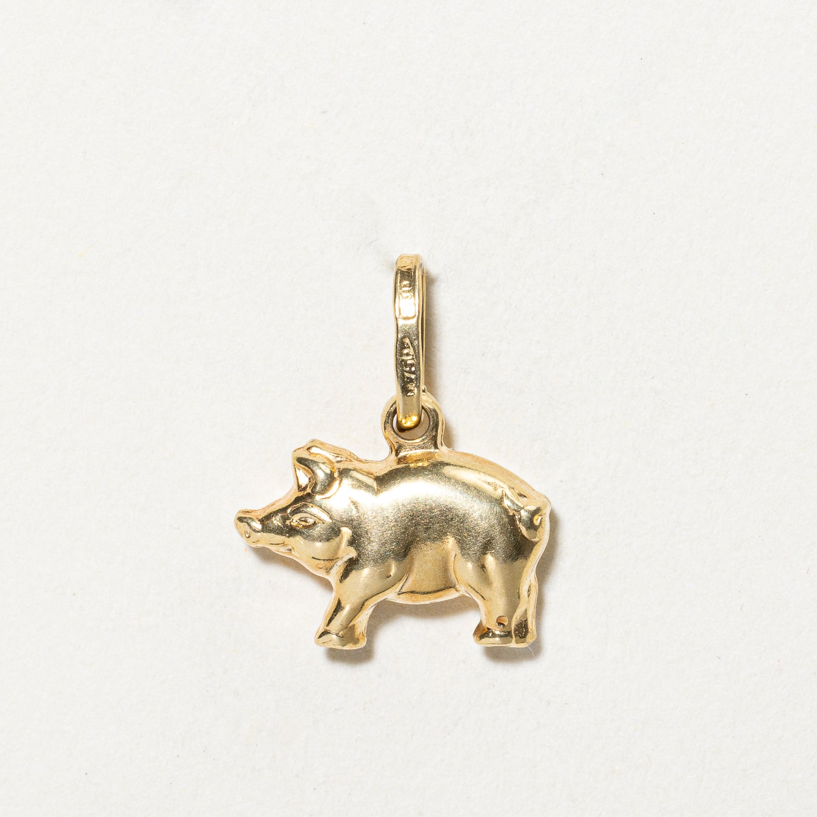 18k Yellow Gold Pig Charm |