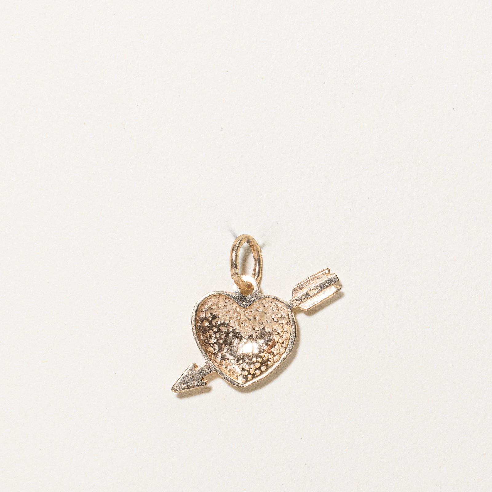 Breloque cœur avec flèche en or jaune 10 carats | 