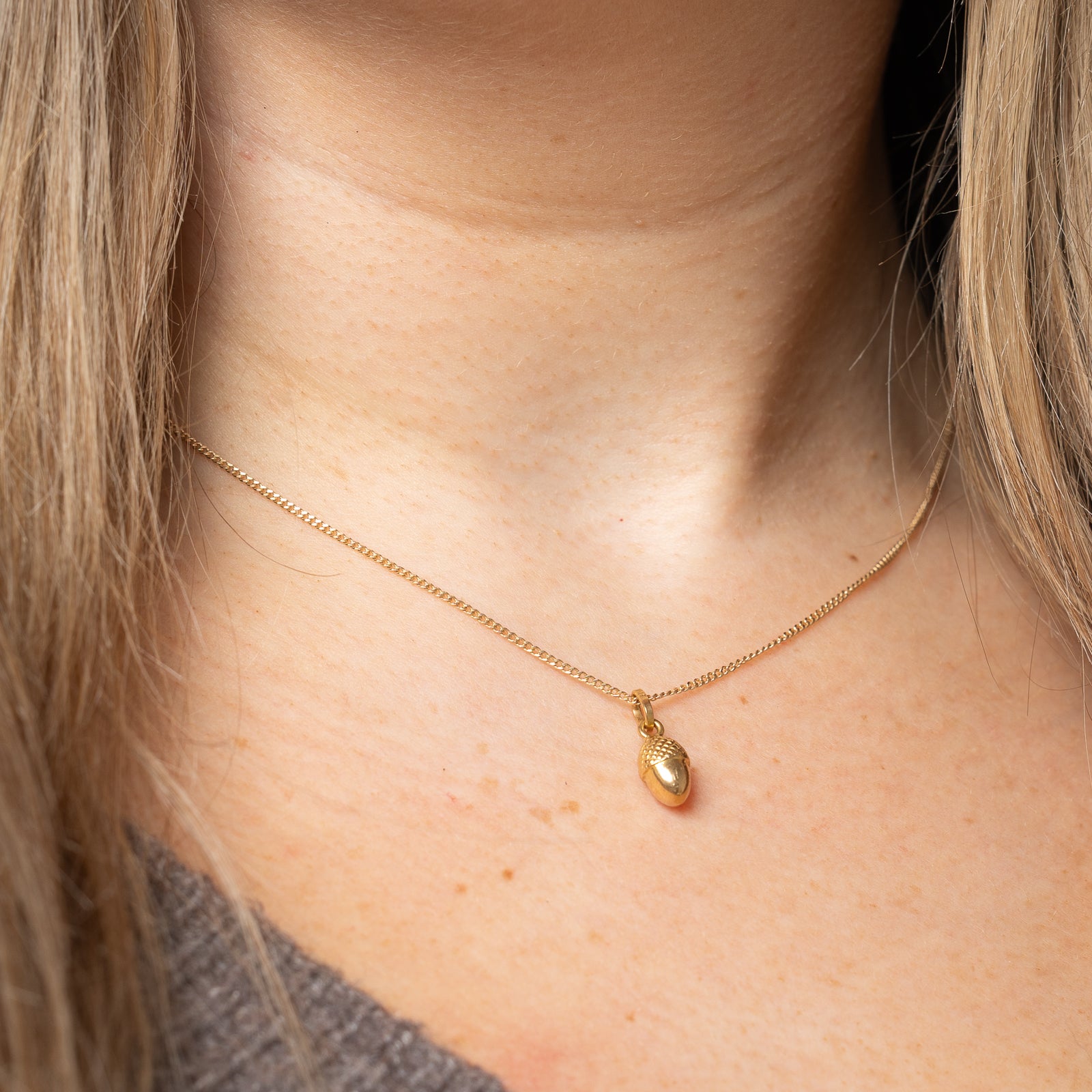 18k Yellow Gold Acorn Charm |