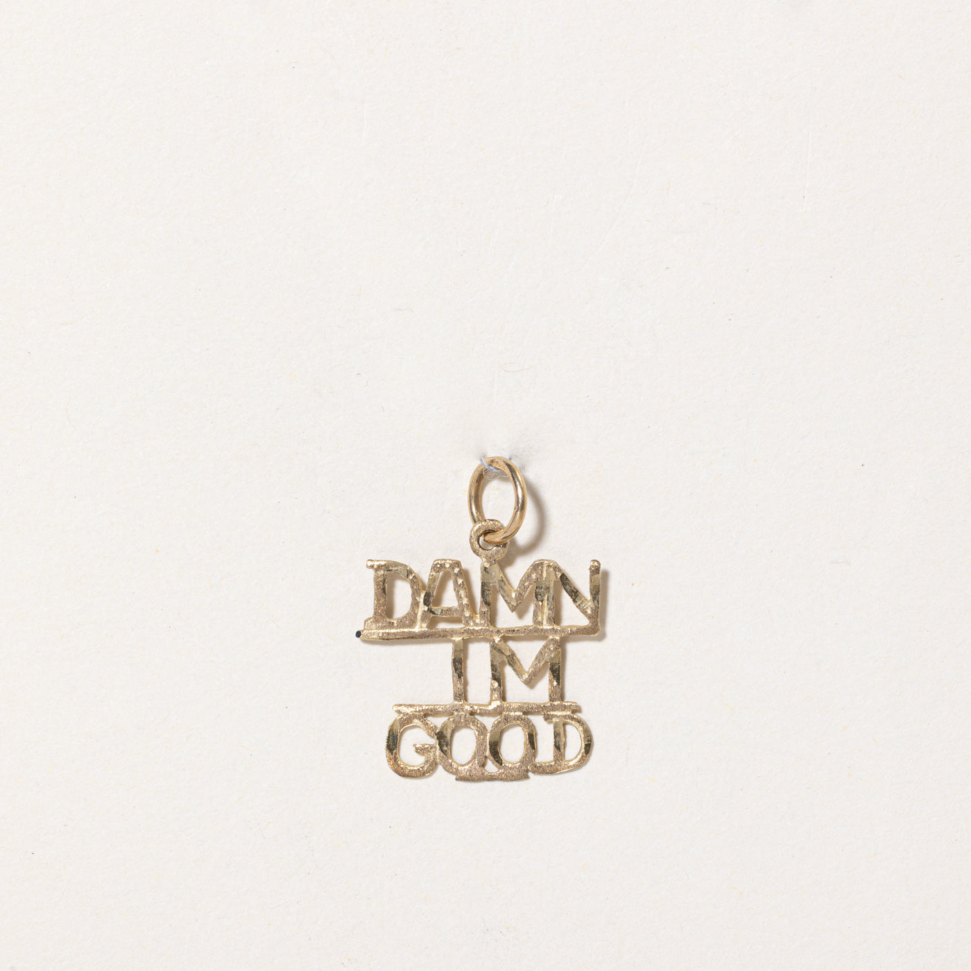 Breloque « Damn I'm Good » en or jaune 14 carats 