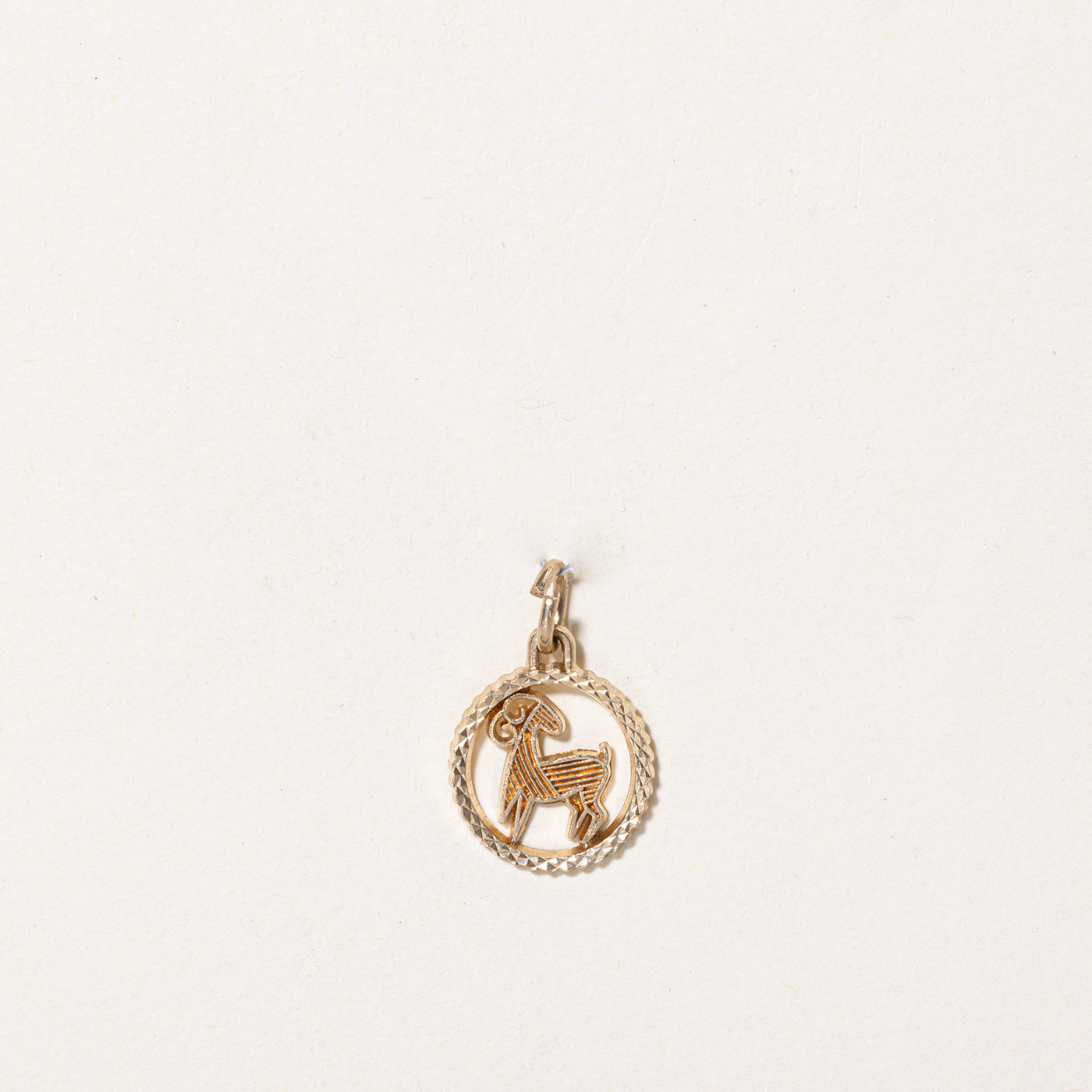 Breloque chèvre en or jaune 10 carats 