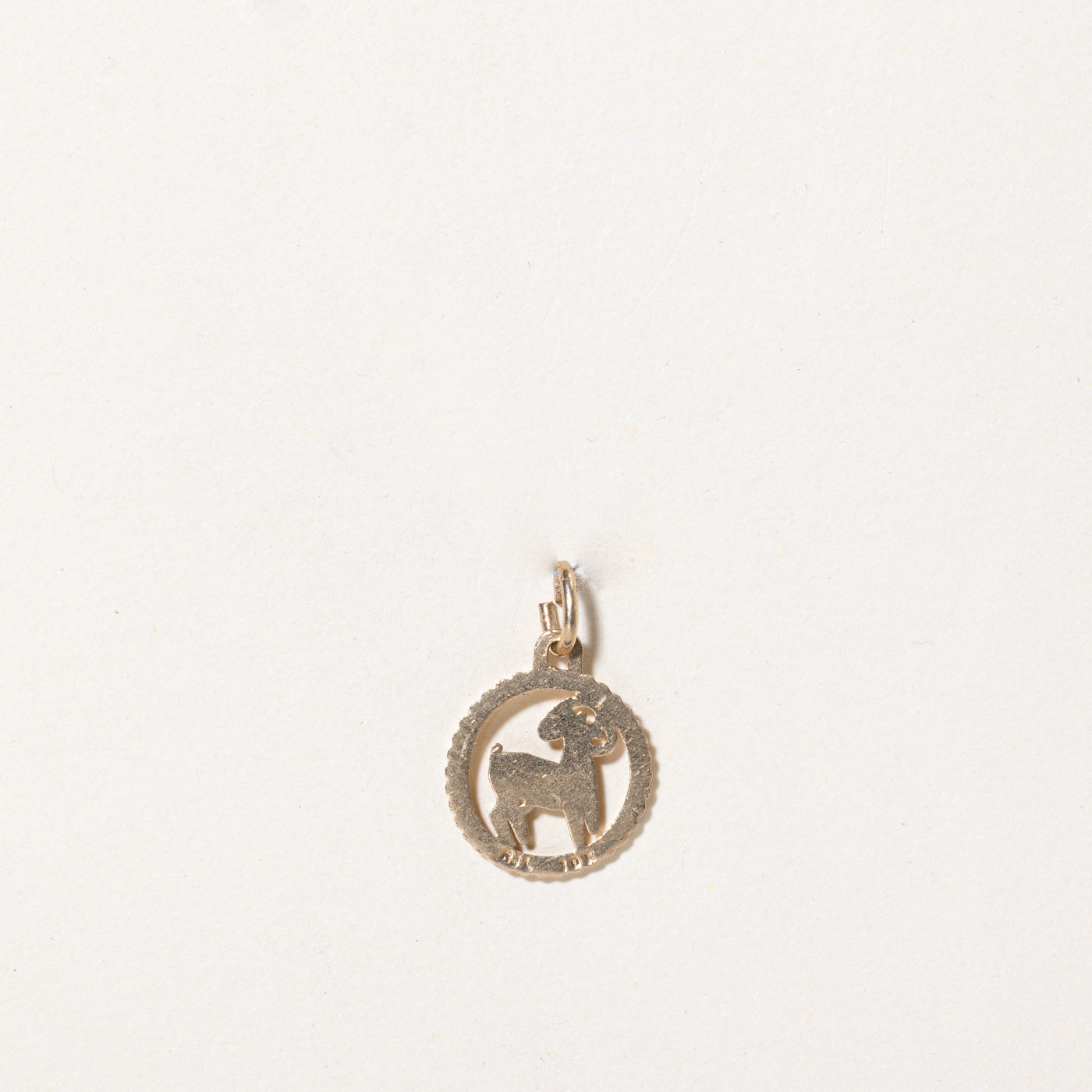 Breloque chèvre en or jaune 10 carats 