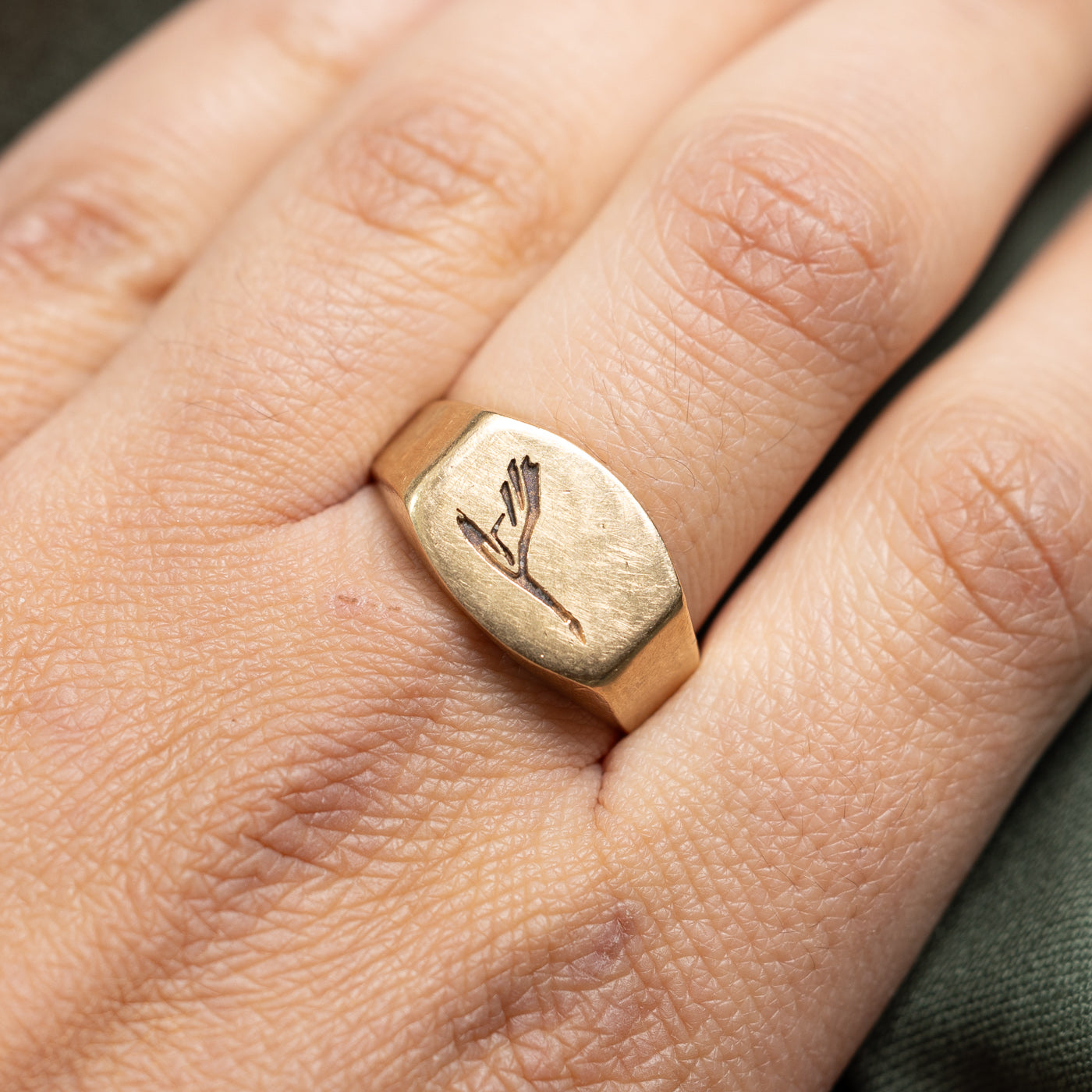 Vintage 10K Yellow Gold Bird Signet Ring | SZ 10.5
